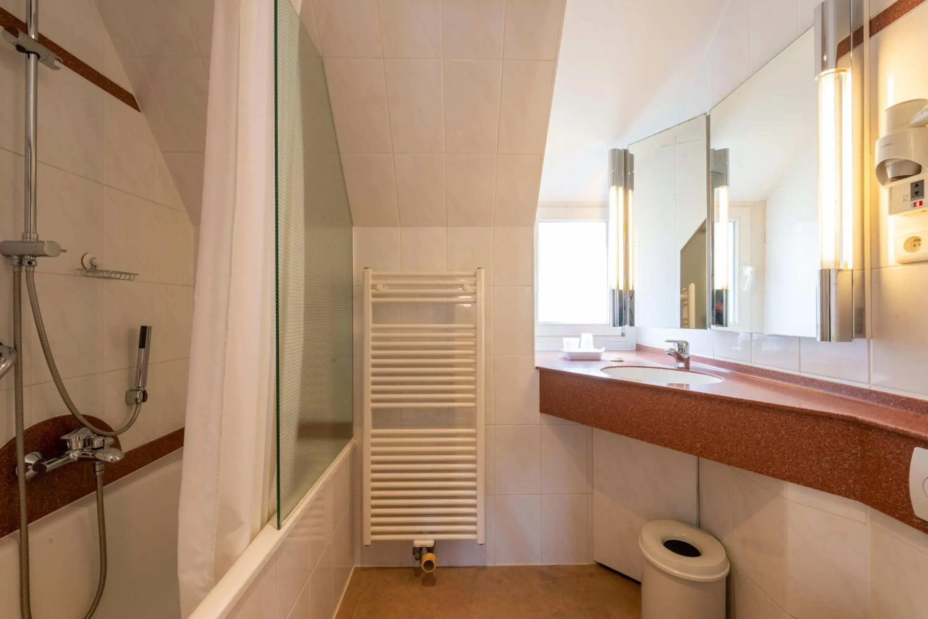 Bathroom in The Black Swan Hotel