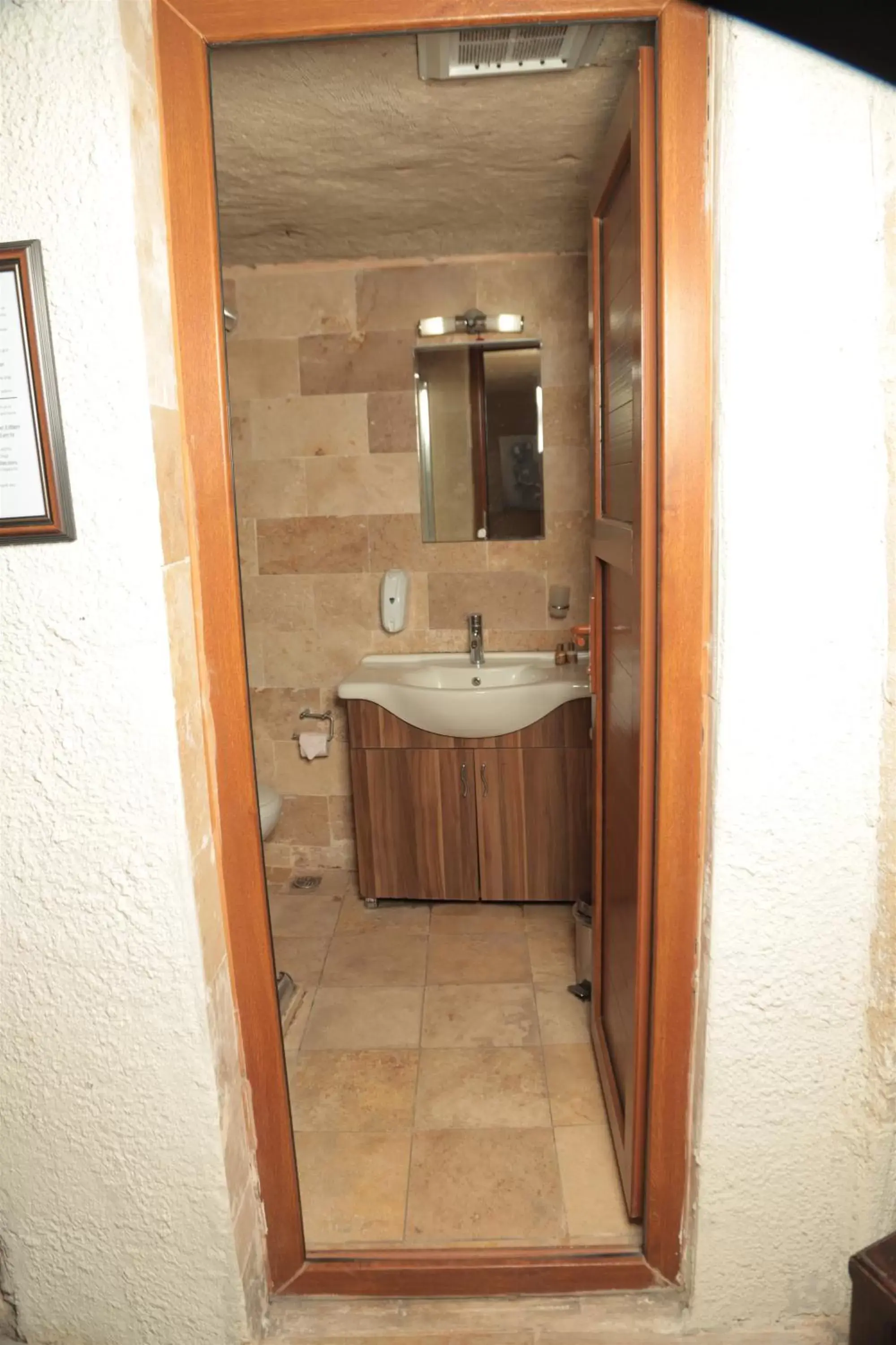 Bathroom in Guven Cave Hotel