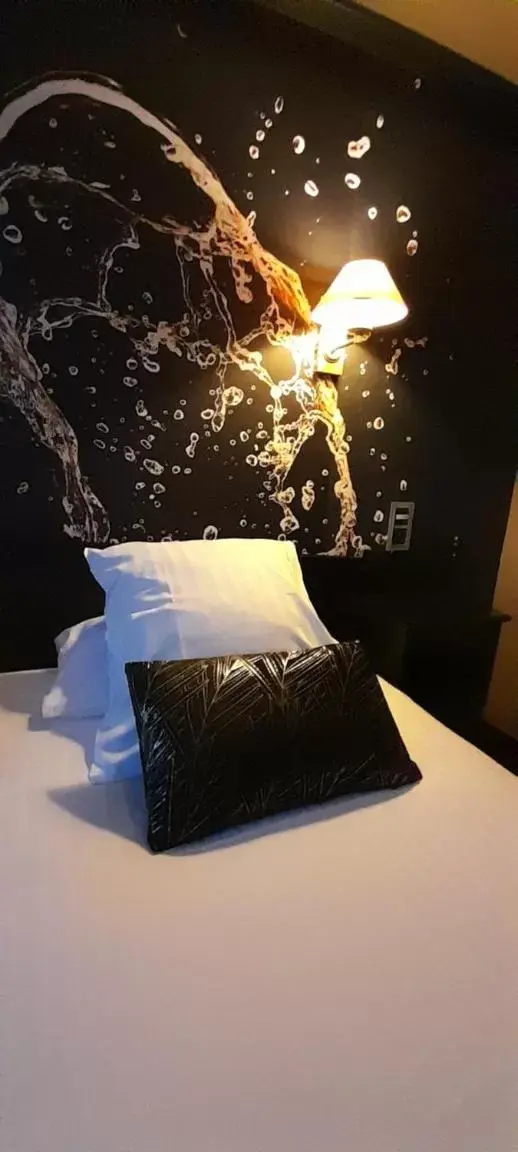 Bed, Winter in Hotel de Champagne