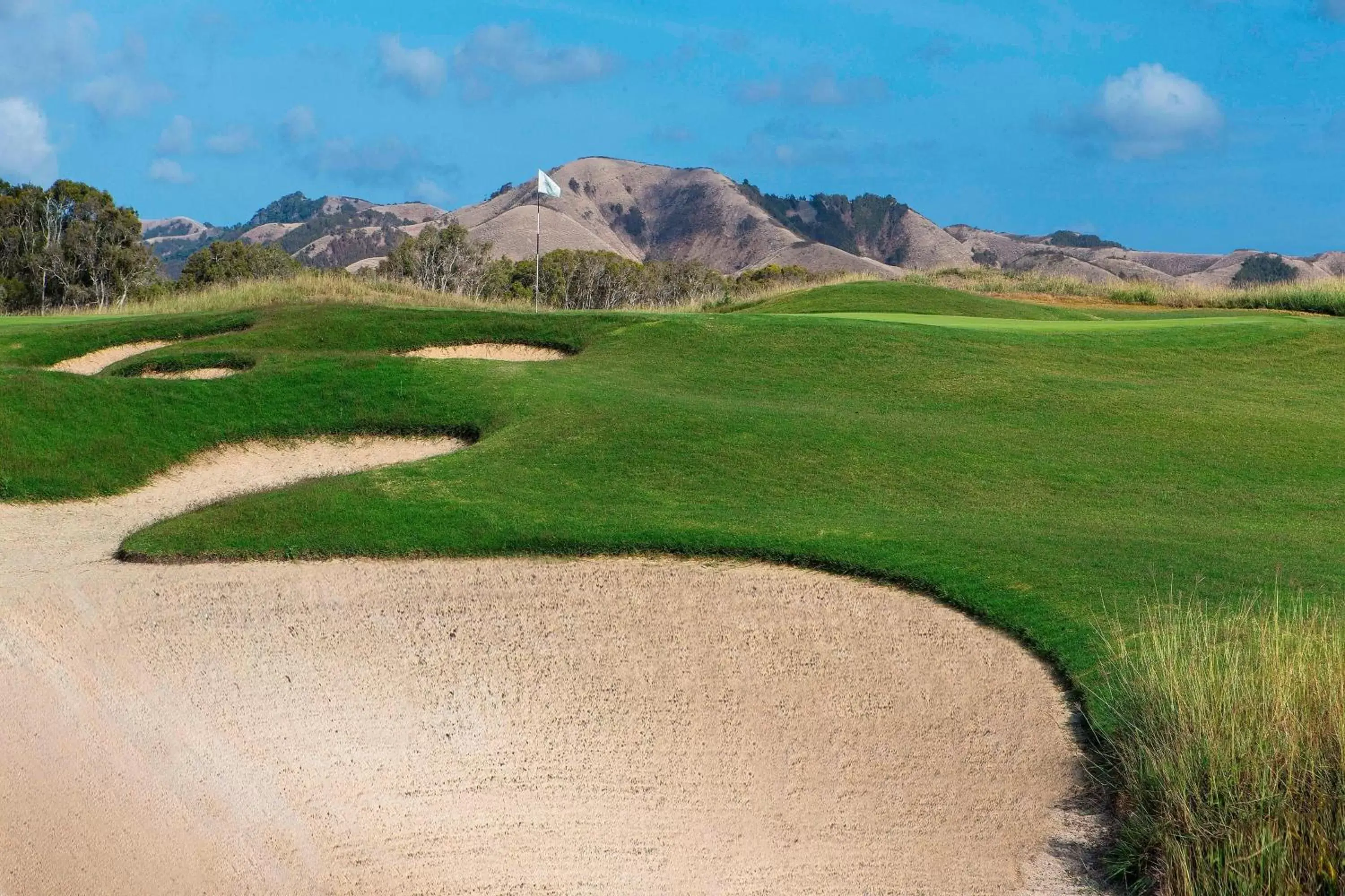 Golfcourse in Sheraton New Caledonia Deva Spa & Golf Resort