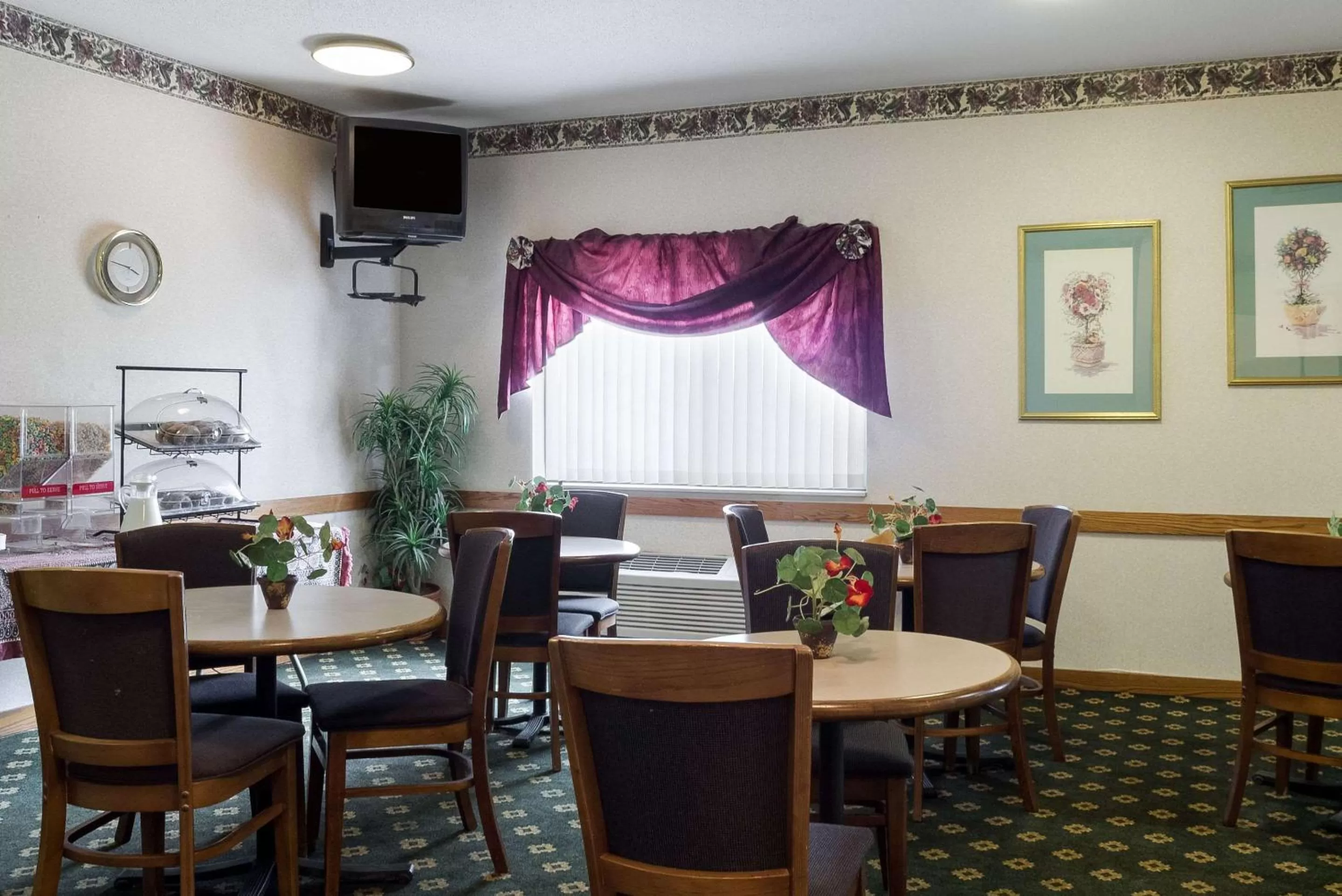 Restaurant/places to eat in Rodeway Inn Wahpeton