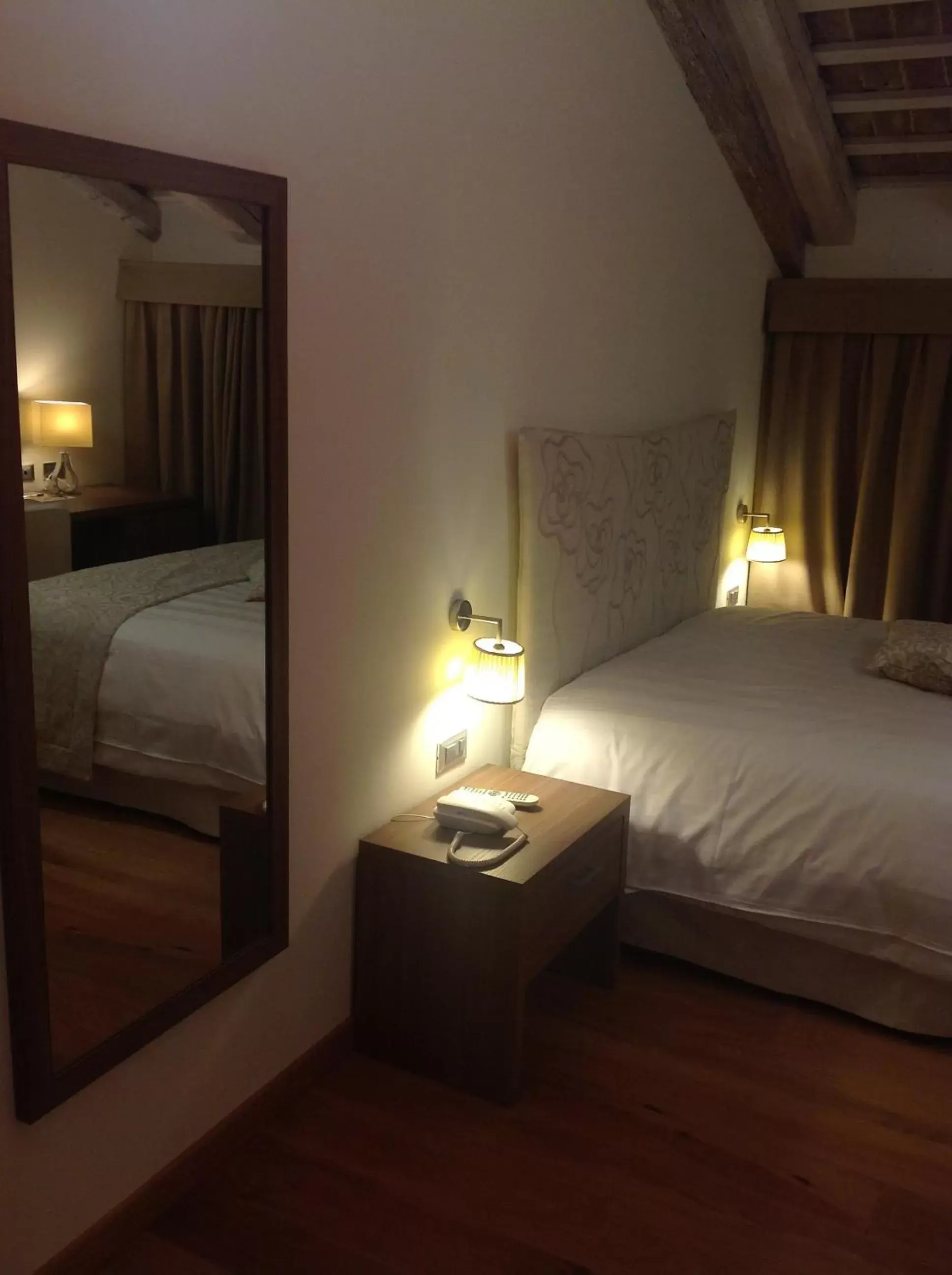 Photo of the whole room, Bed in Do Ciacole In Relais