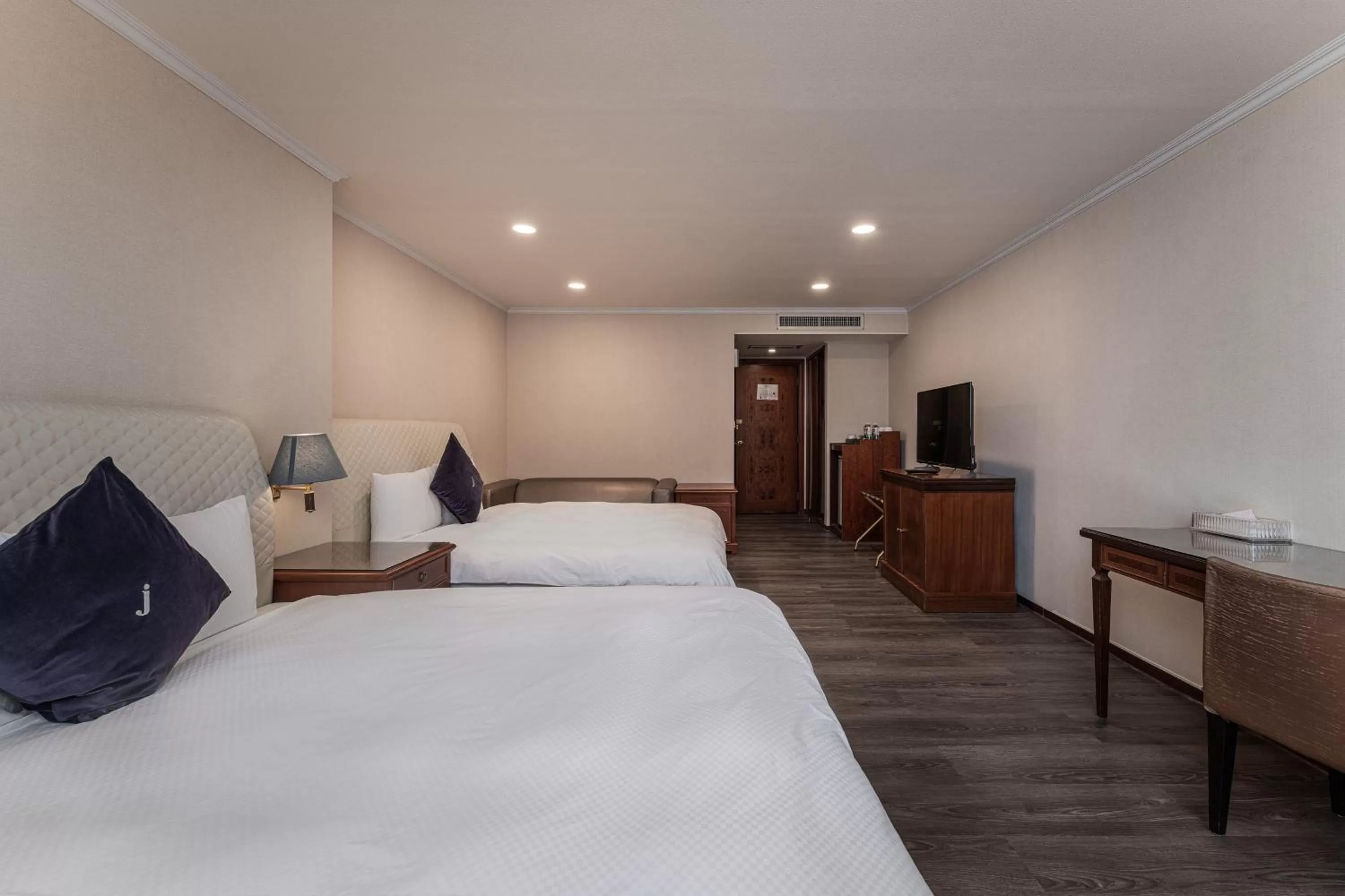 Bed in Hotel j-Metropolis