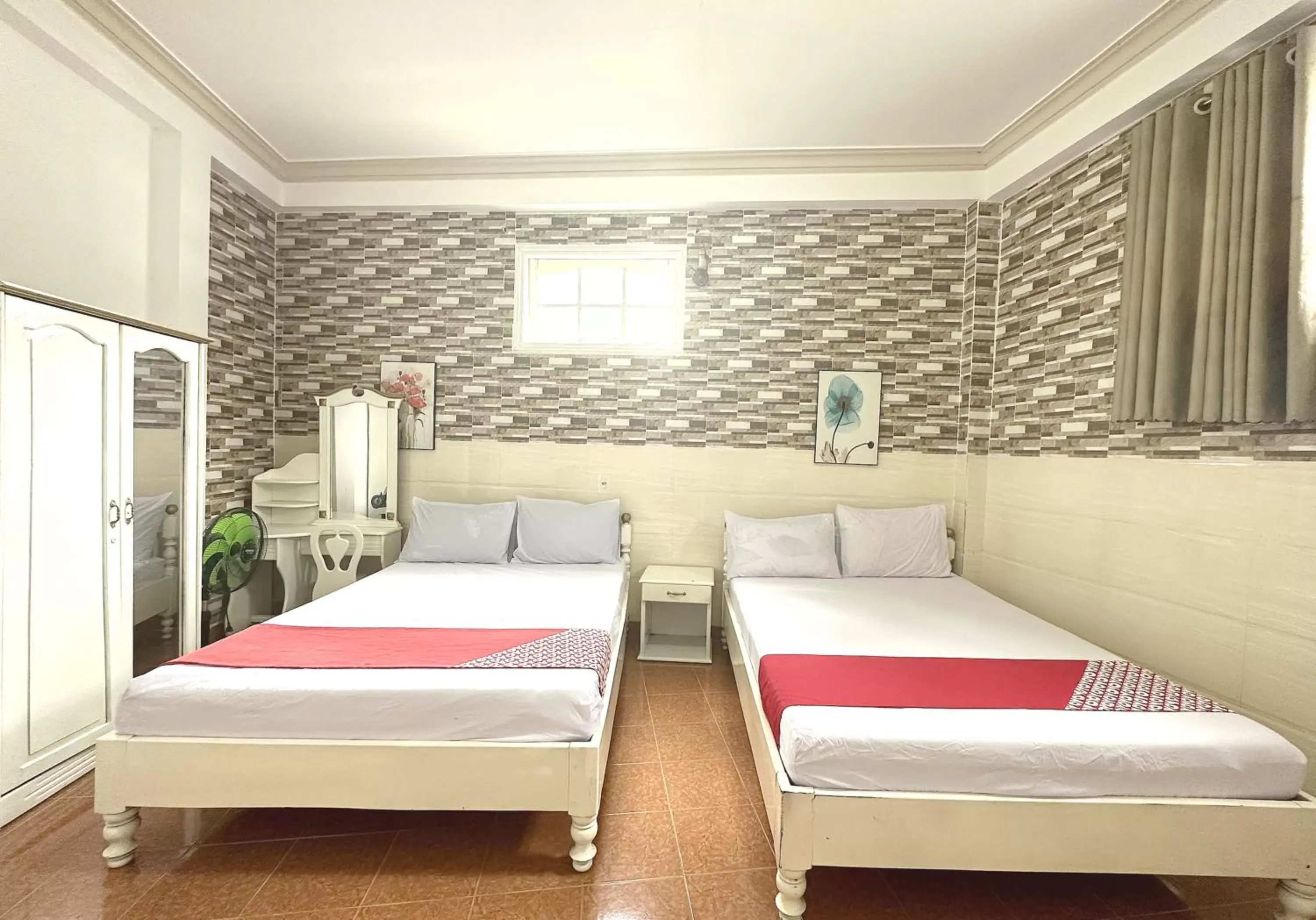 TV and multimedia, Bed in OYO 1196 Le Vu Hotel TV and multimedia, Bed in OYO 1196 Le Vu Hotel