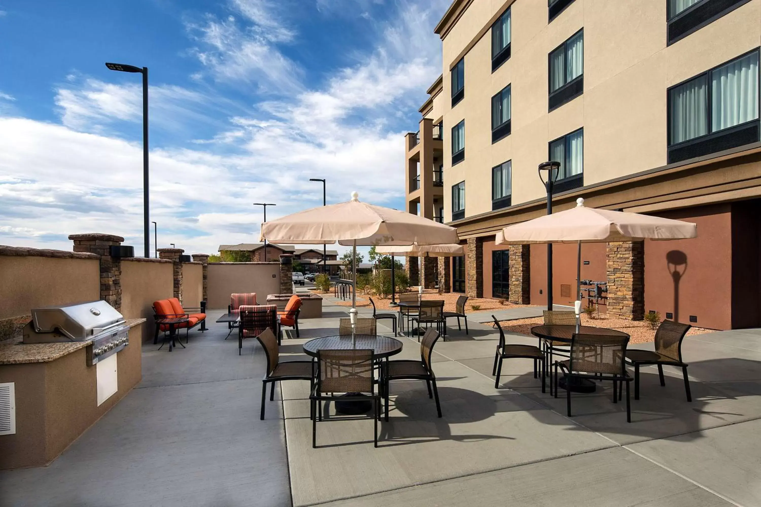 Sports, Restaurant/Places to Eat in Hampton Inn & Suites Page - Lake Powell