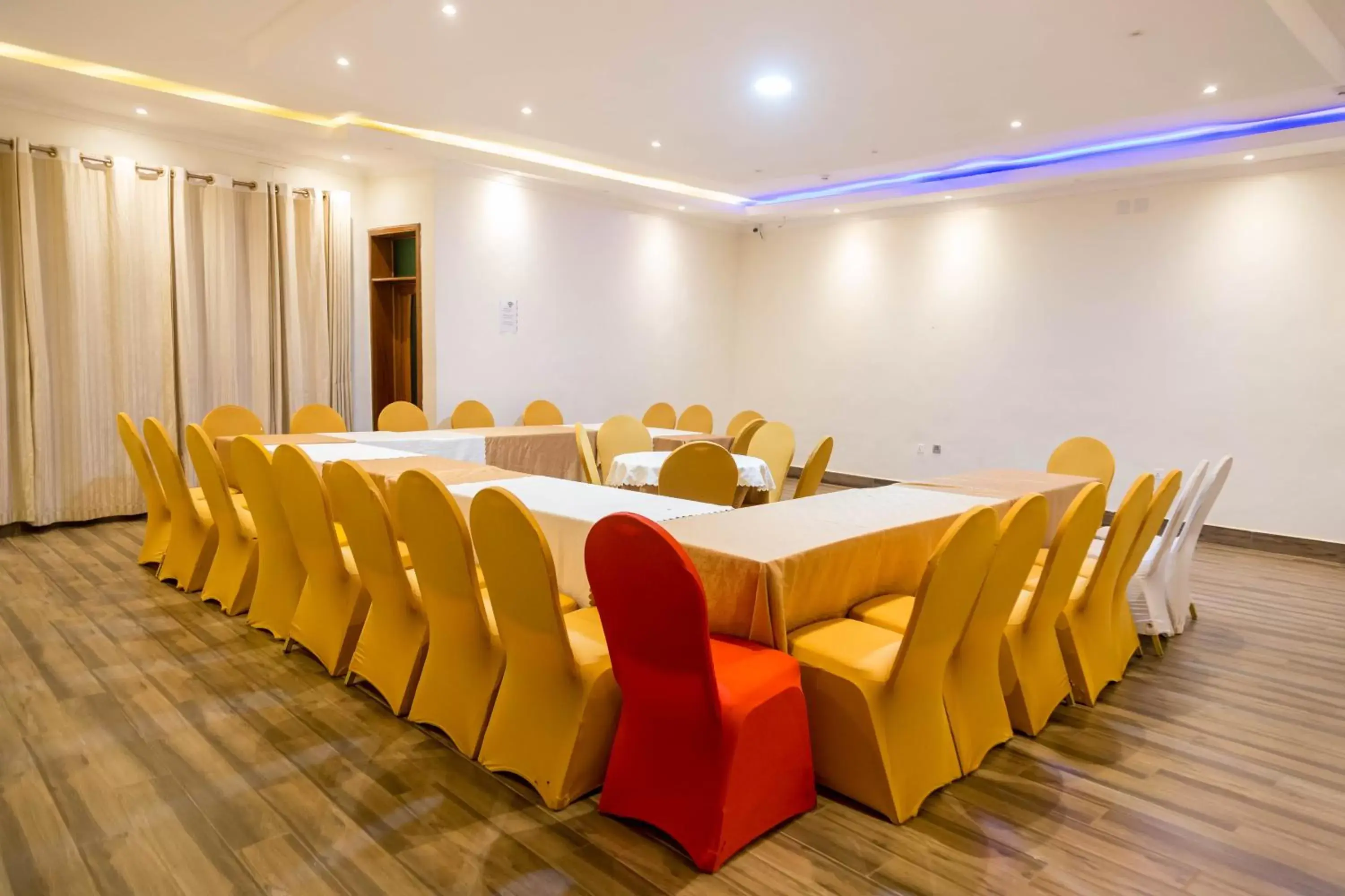 Meeting/conference room in Olympic Hotel