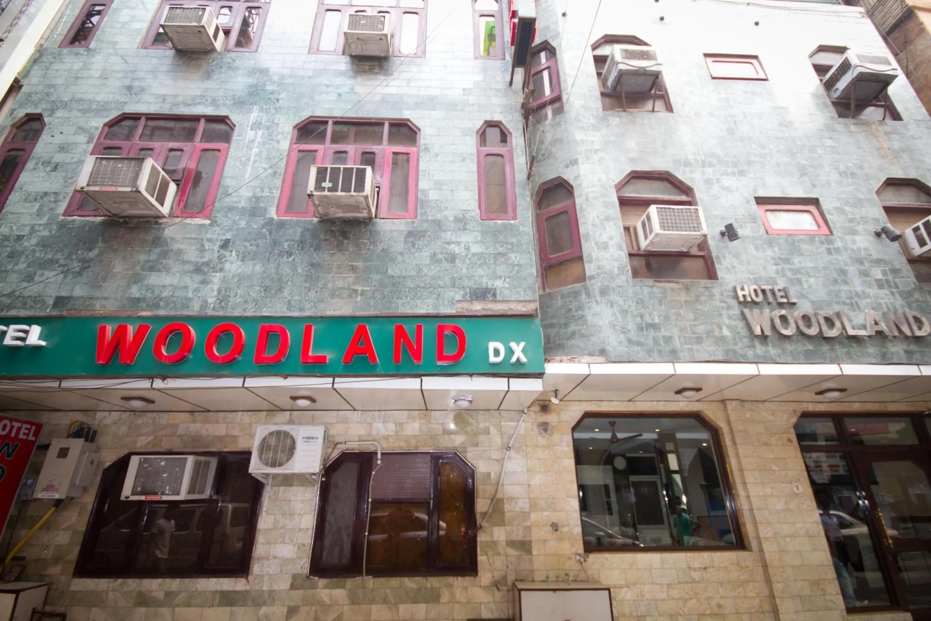 Facade/entrance in Hotel Woodland Deluxe