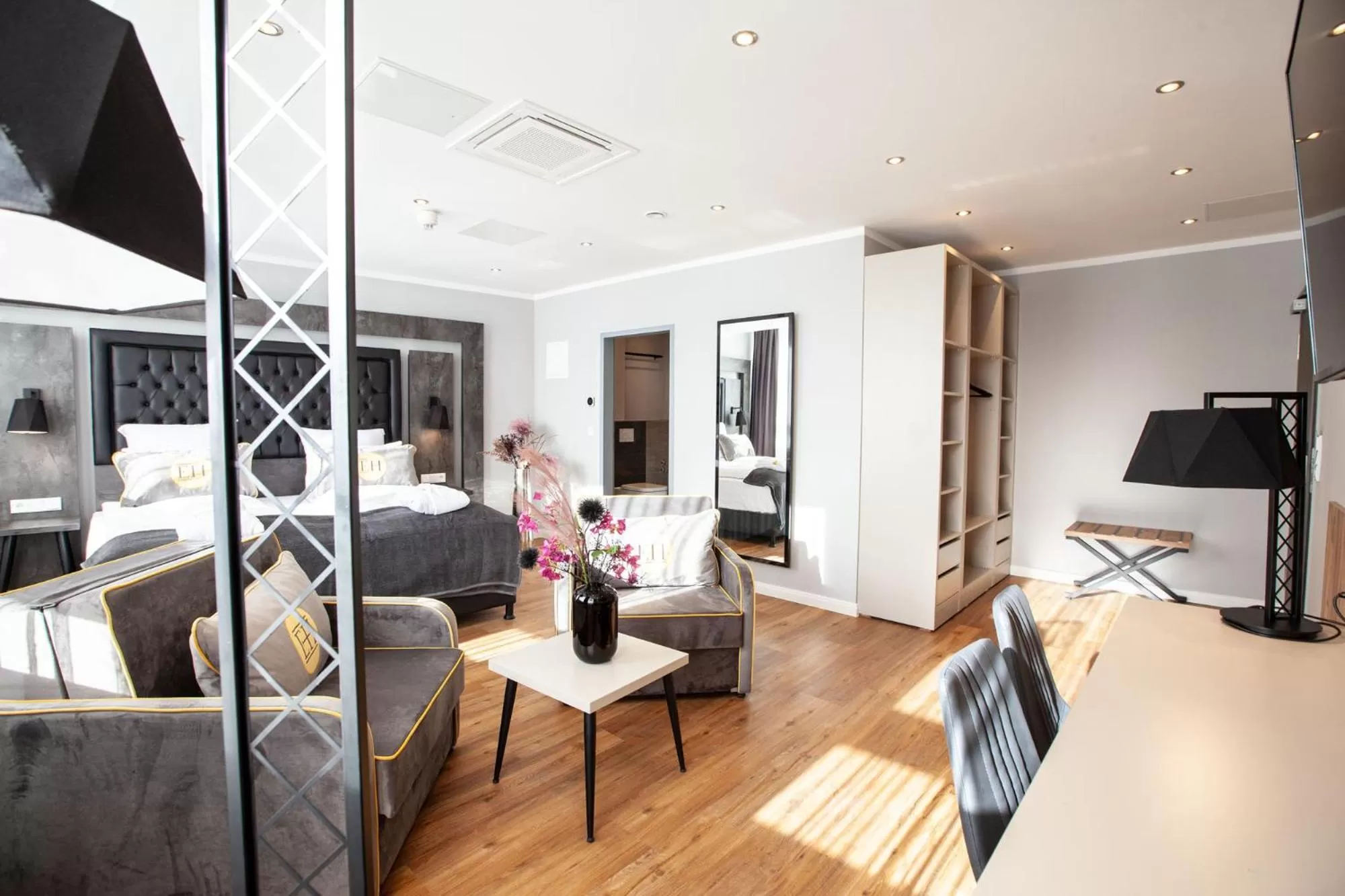 Living room in DORMERO Hotel Bremen