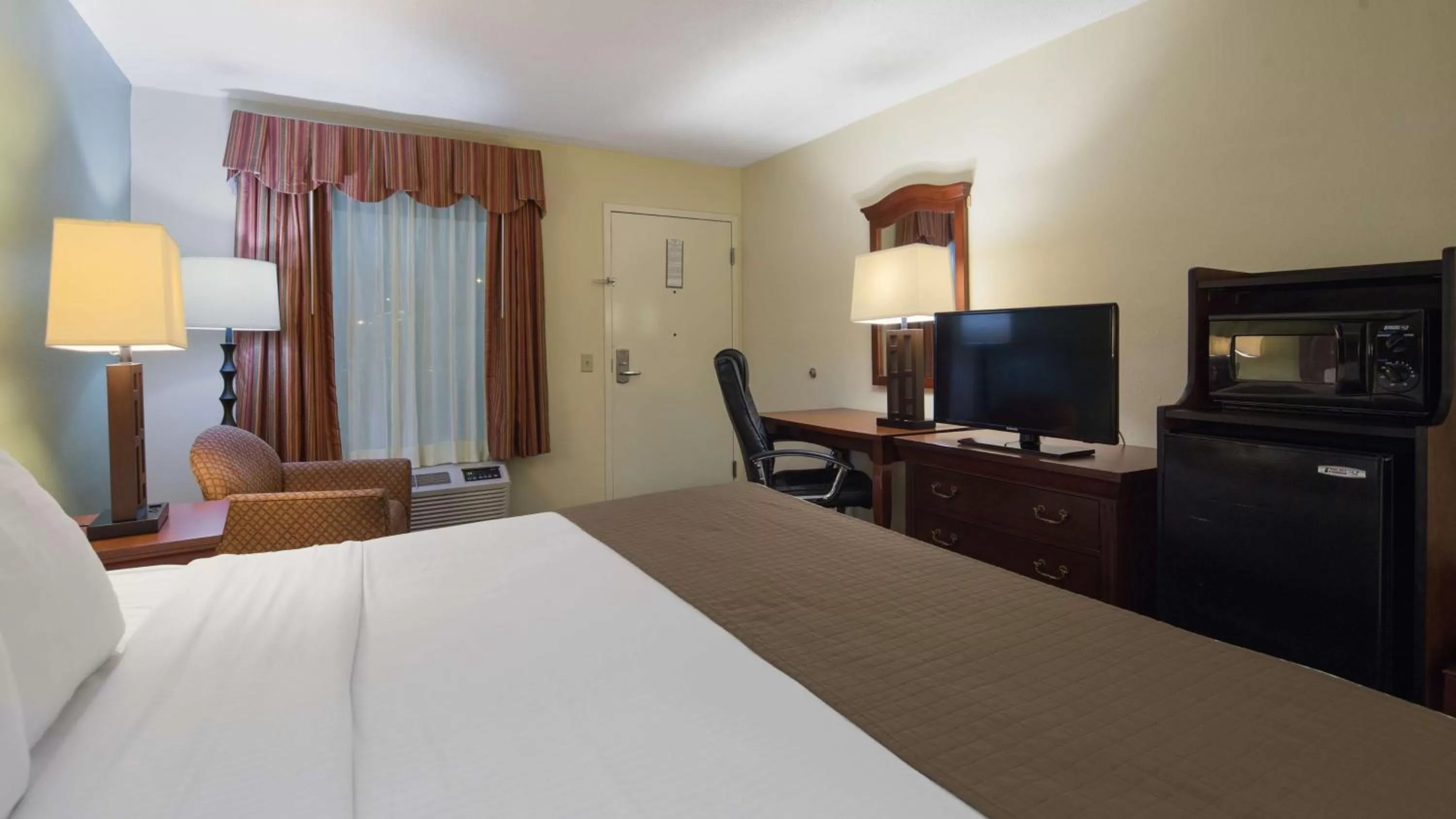 King Room - Pet-Friendly in Best Western Of Walterboro