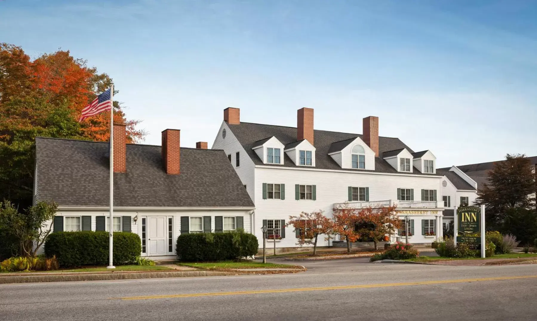 Property Building in The Harraseeket Inn & Suites