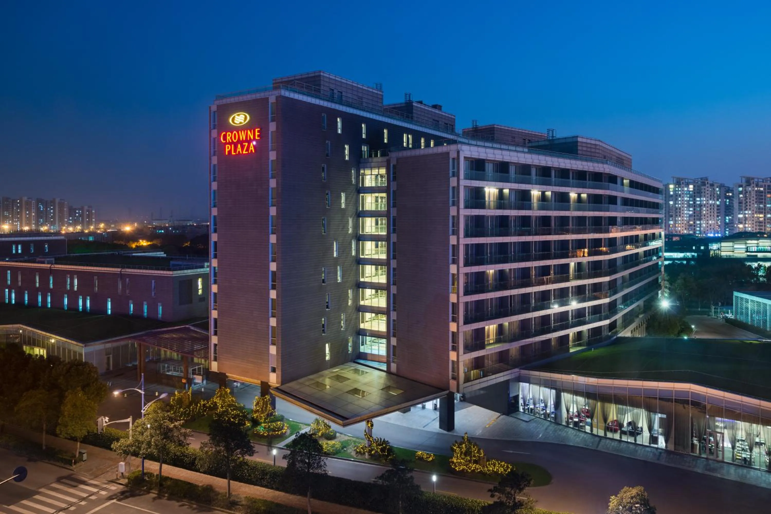 Property building in Crowne Plaza Shanghai Xiayang Lake by IHG