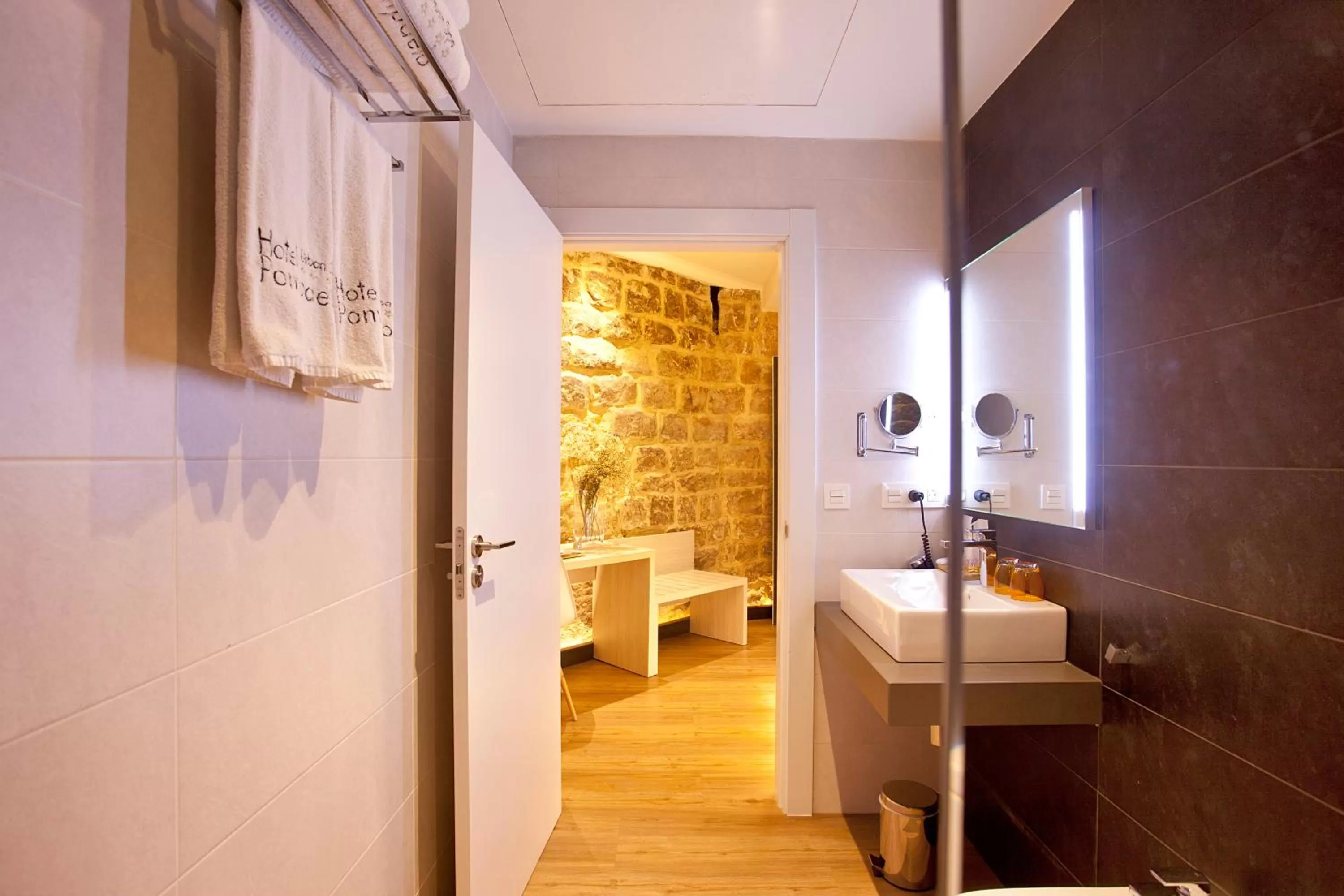 Hotel Pompaelo Plaza del Ayuntamiento & Spa