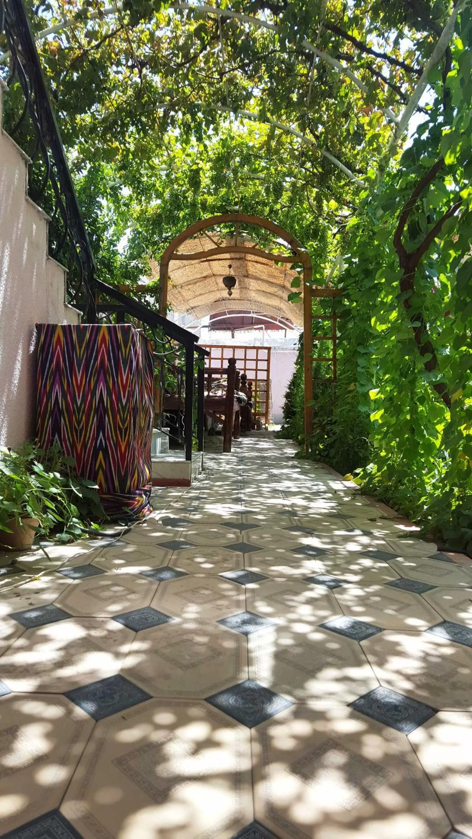 Inner courtyard view in Jahongir