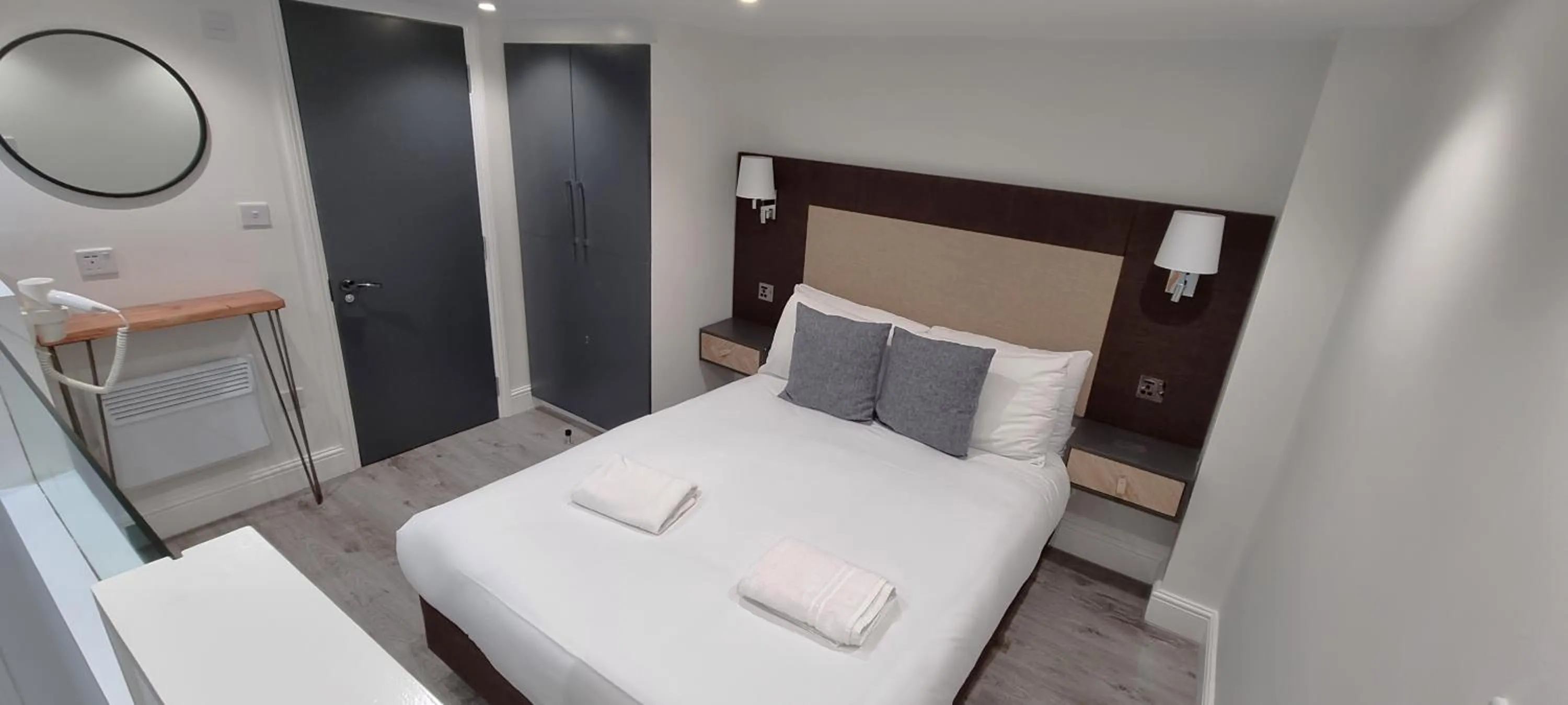 Bed in Hyde Park Superior Apartments