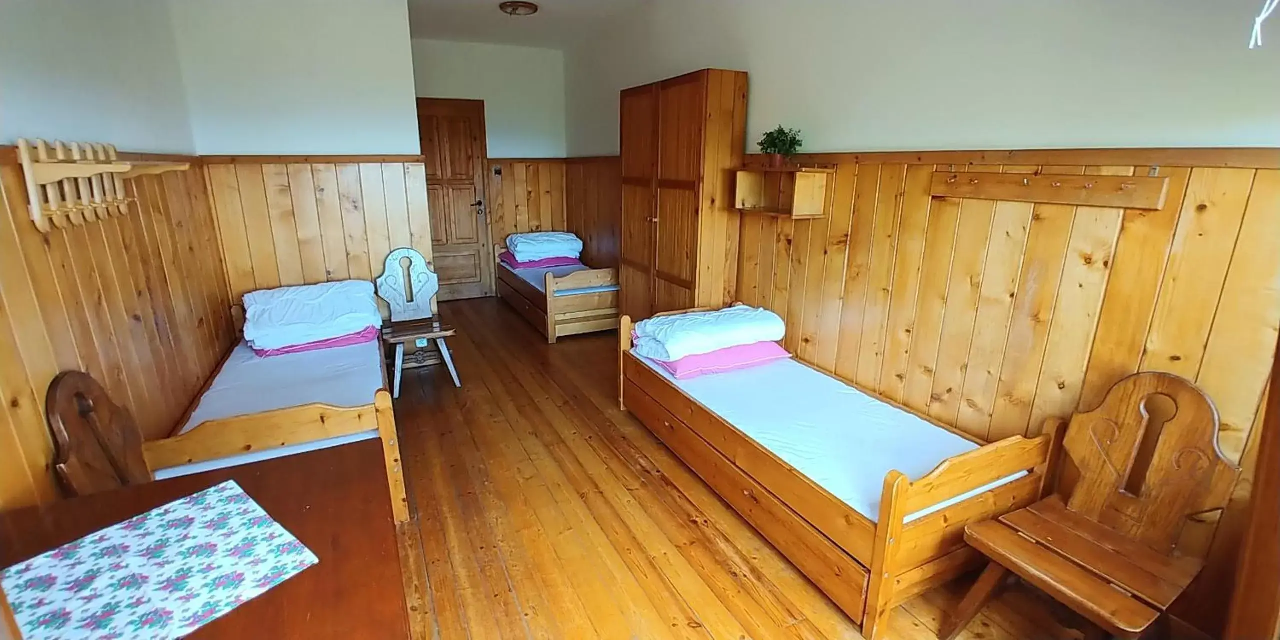 Triple Room with Balcony in Schronisko PTTK na Jaworzynie Krynickiej Triple Room with Balcony in Schronisko PTTK na Jaworzynie Krynickiej