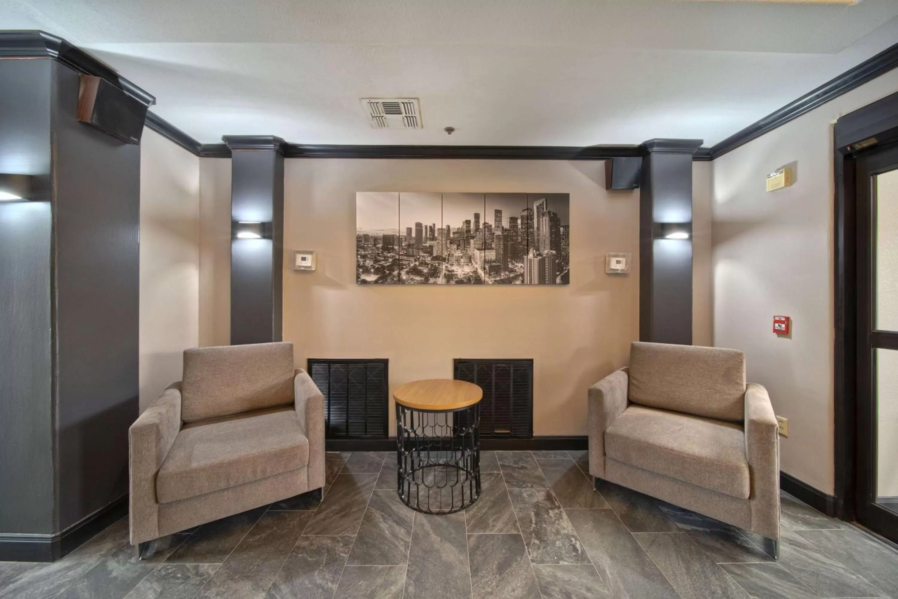 Lobby or reception in Wingate by Wyndham Houston Bush Intercontinental Airport