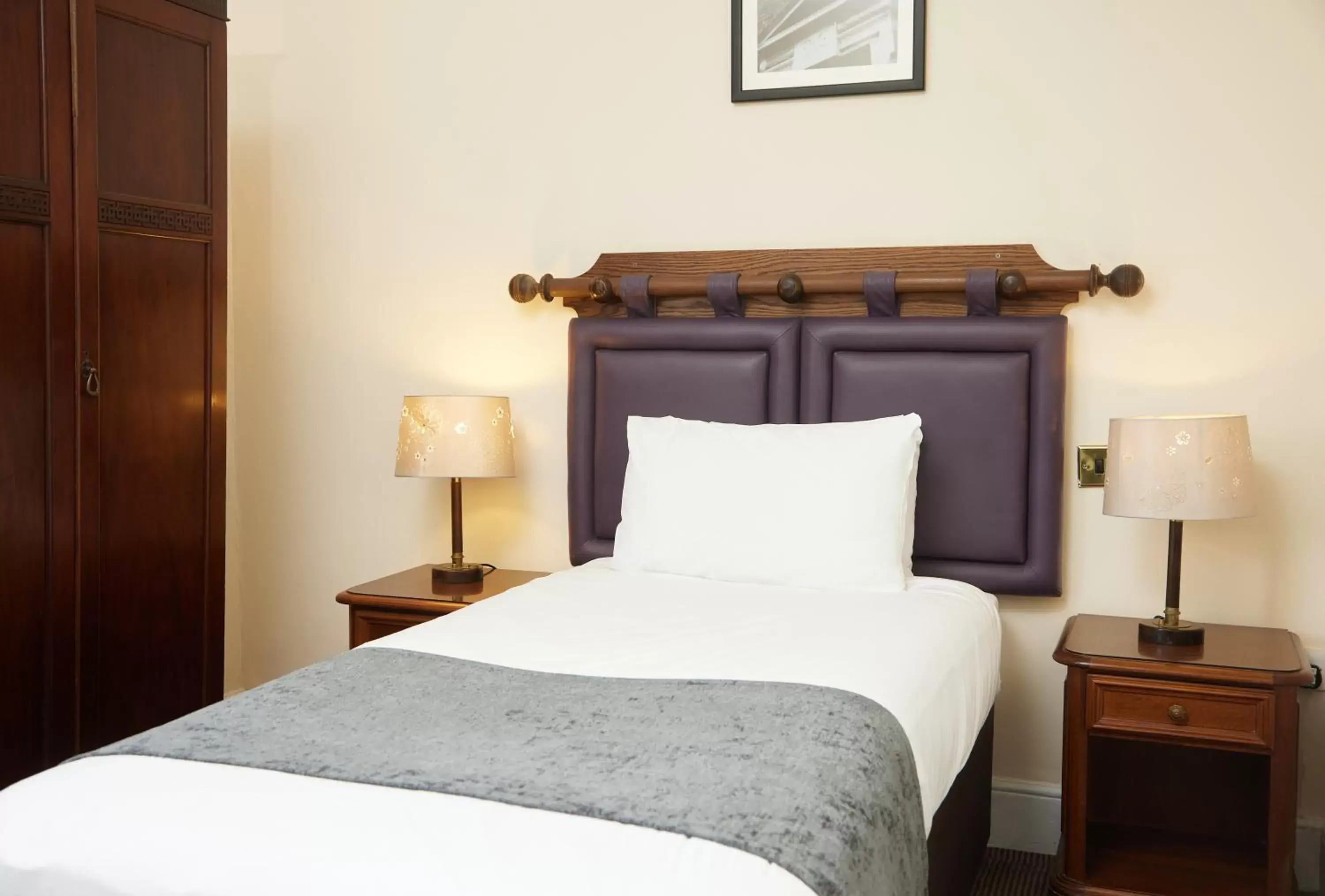 Bedroom, Bed in White Hart Hotel by Greene King Inns