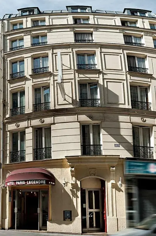 Facade/entrance, Property Building in Paris Legendre