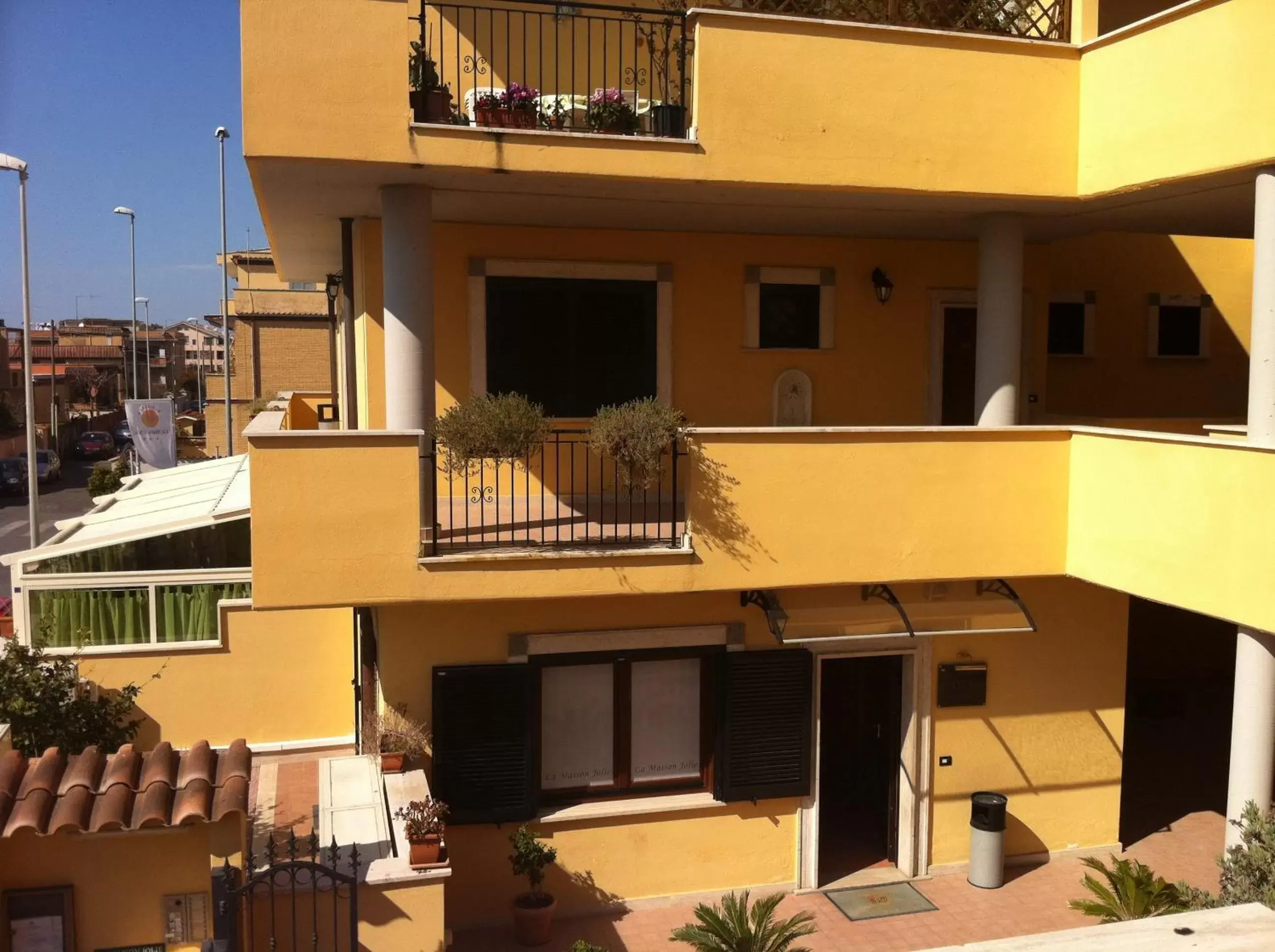 Facade/entrance in Hotel La Maison Jolie Facade/entrance in Hotel La Maison Jolie