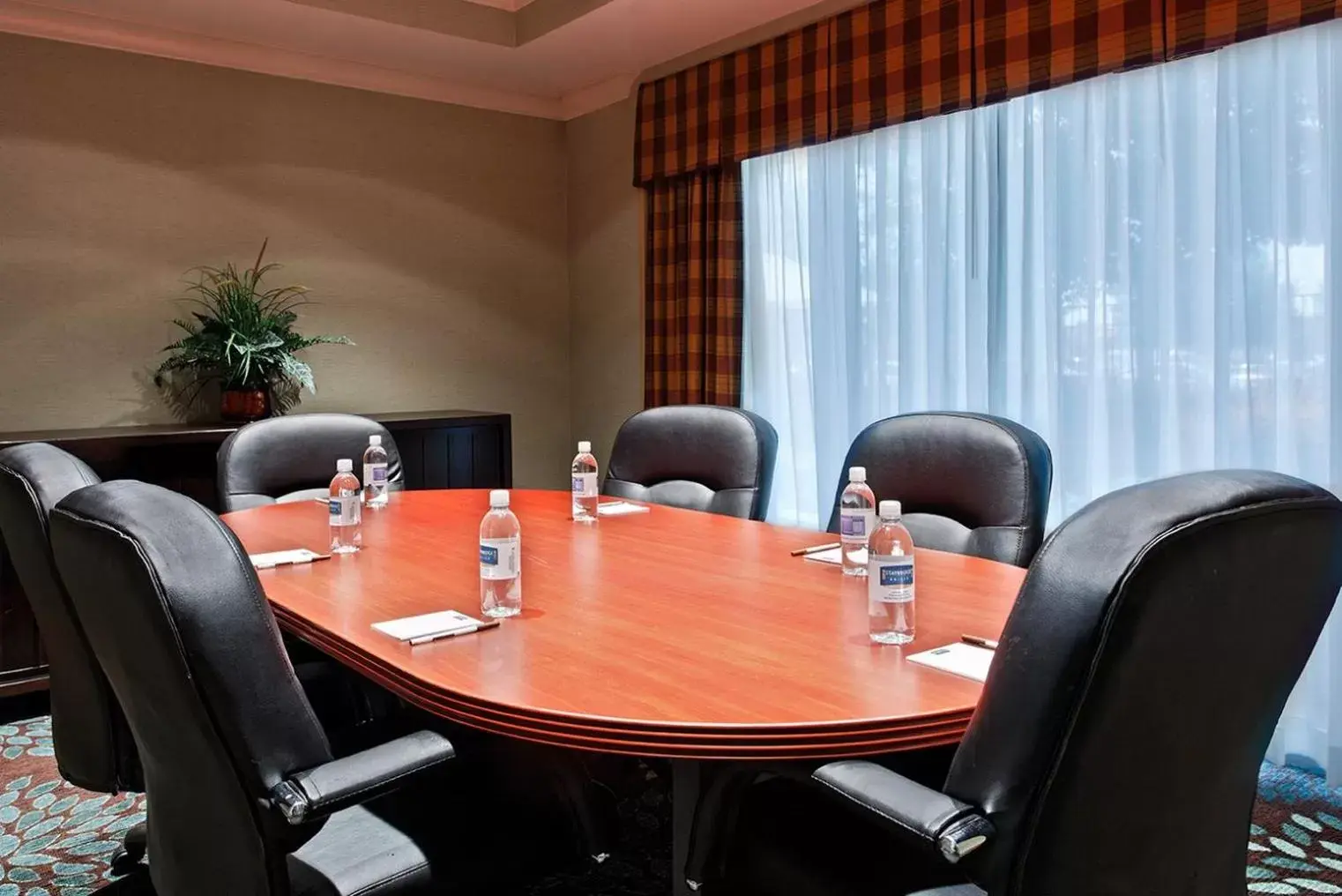 Meeting/conference room in Staybridge Suites Chattanooga Downtown - Convention Center, an IHG Hotel