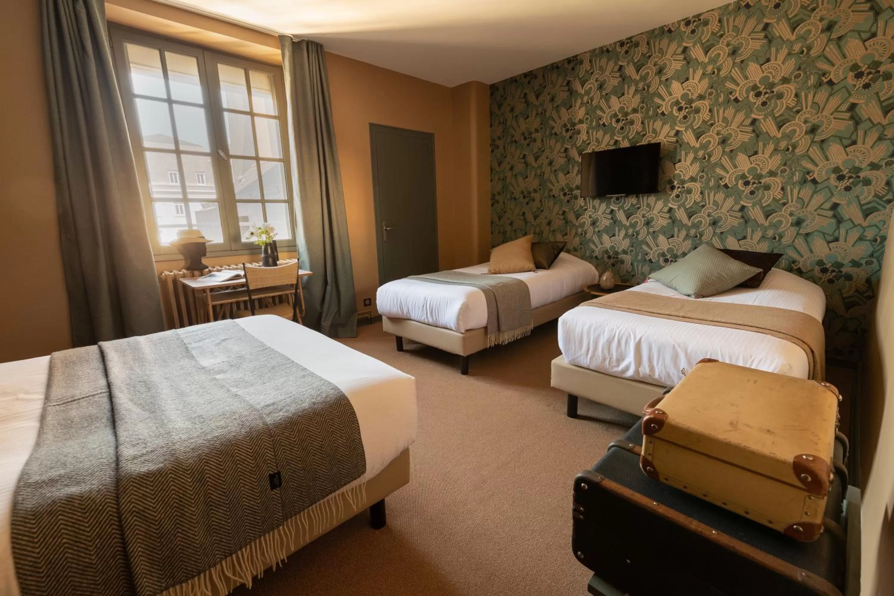 Bed in Hôtel Saint-Julien