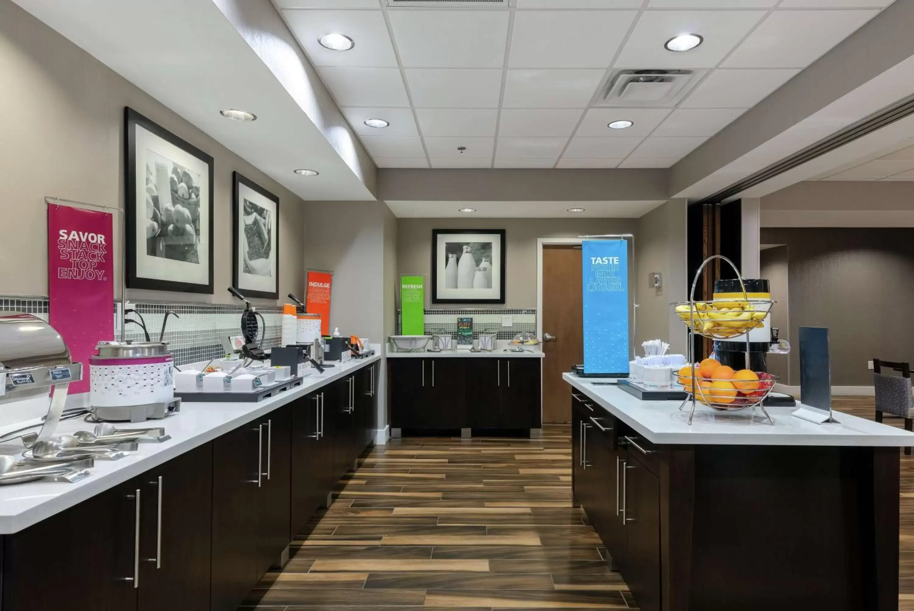 Dining area, Restaurant/Places to Eat in Hampton Inn Emerson - Lakepoint, Ga