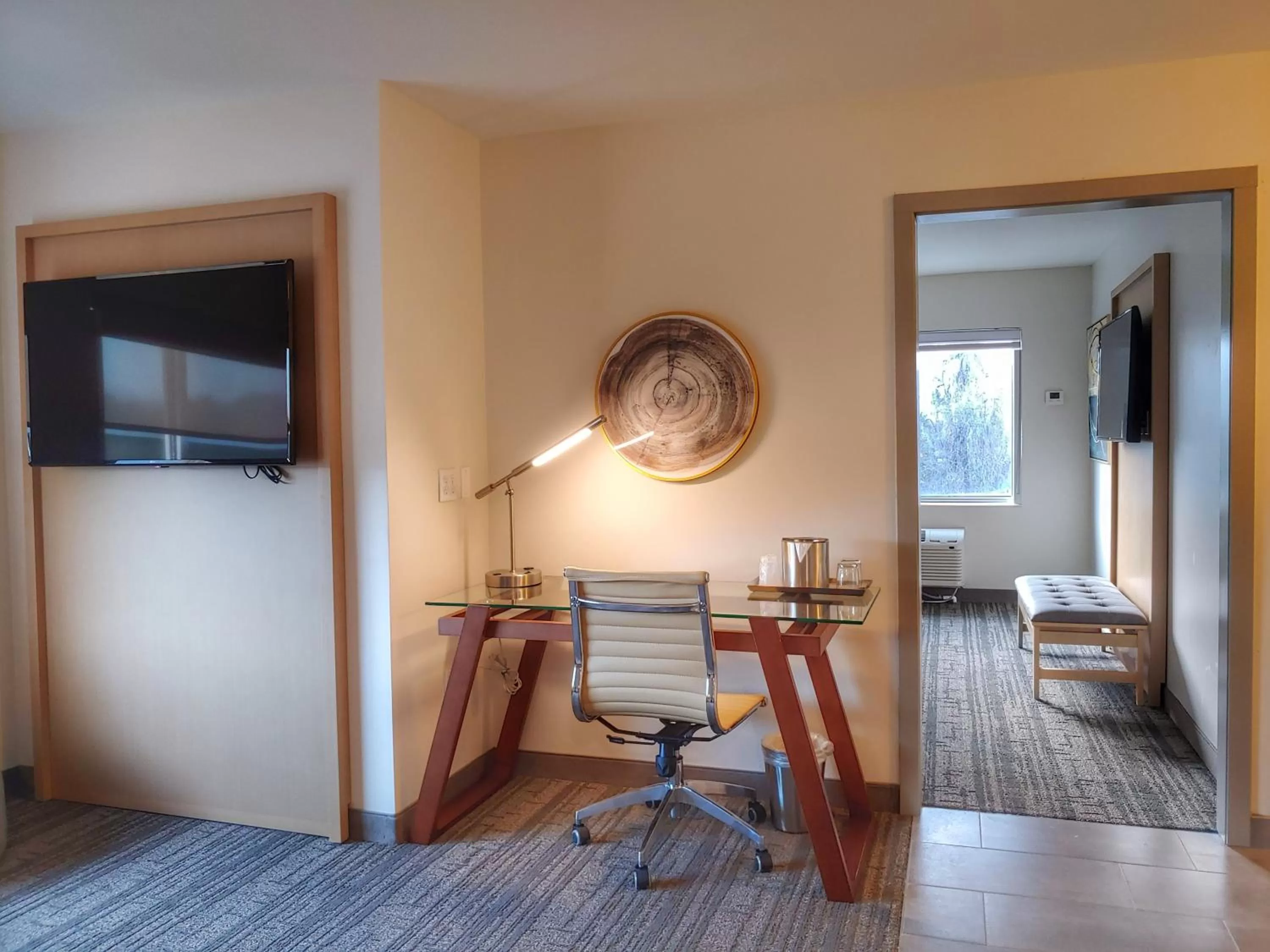 Seating area in Radisson Hotel Atlanta Airport