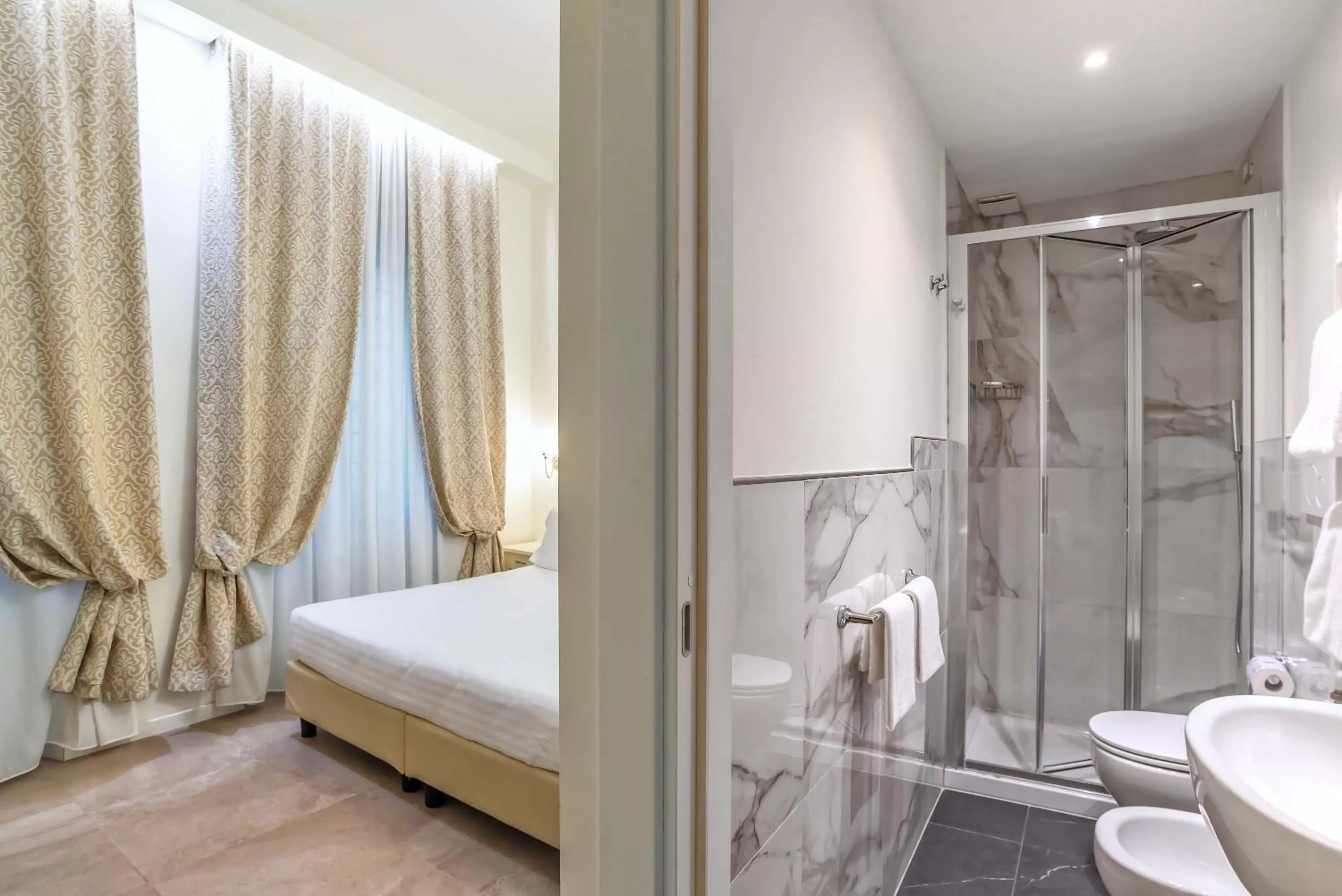 Photo of the whole room, Bed in Hotel Accademia