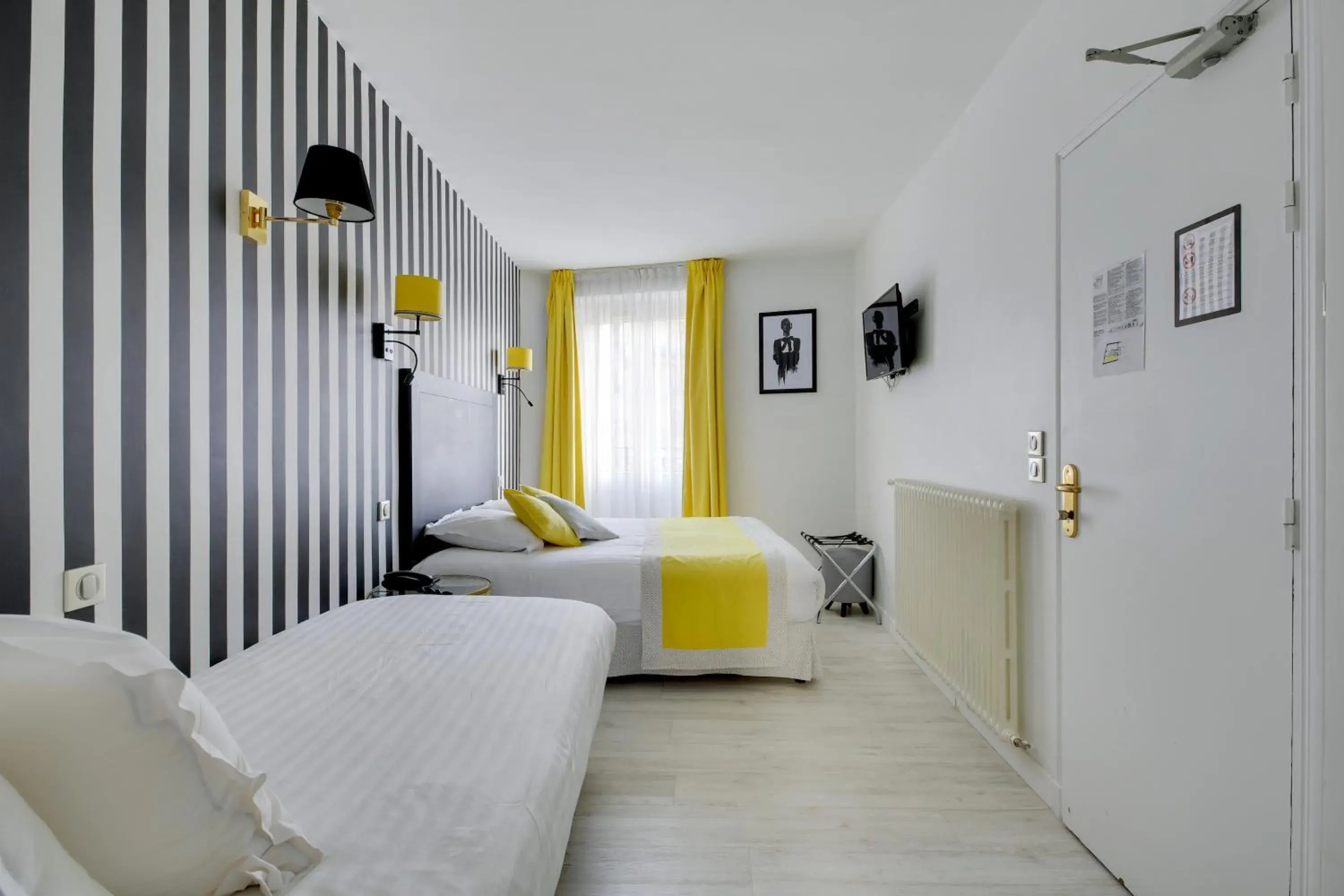 Bedroom, Seating Area in Hotel Riviera Elysees