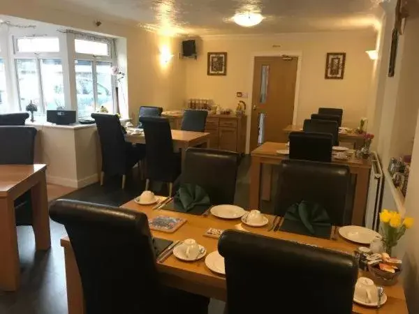 Dining area, Restaurant/Places to Eat in Bron Menai Guest House