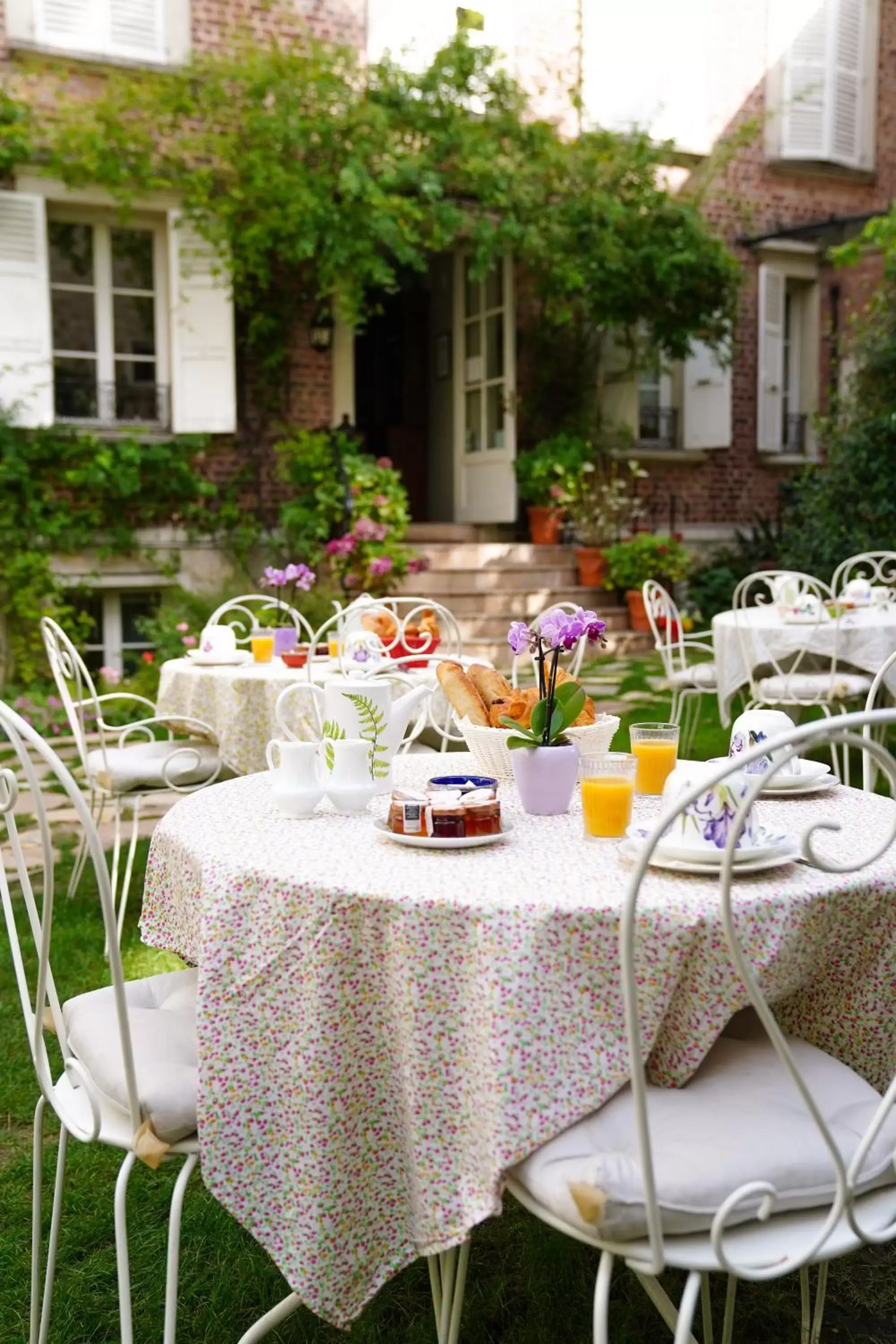Garden, Restaurant/Places to Eat in Villa Escudier