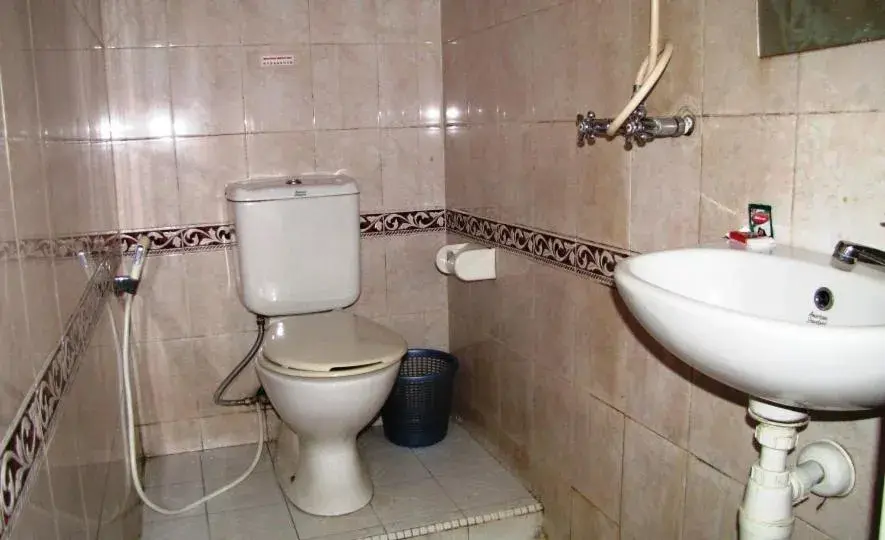 Bathroom in Hotel Mitra Garden