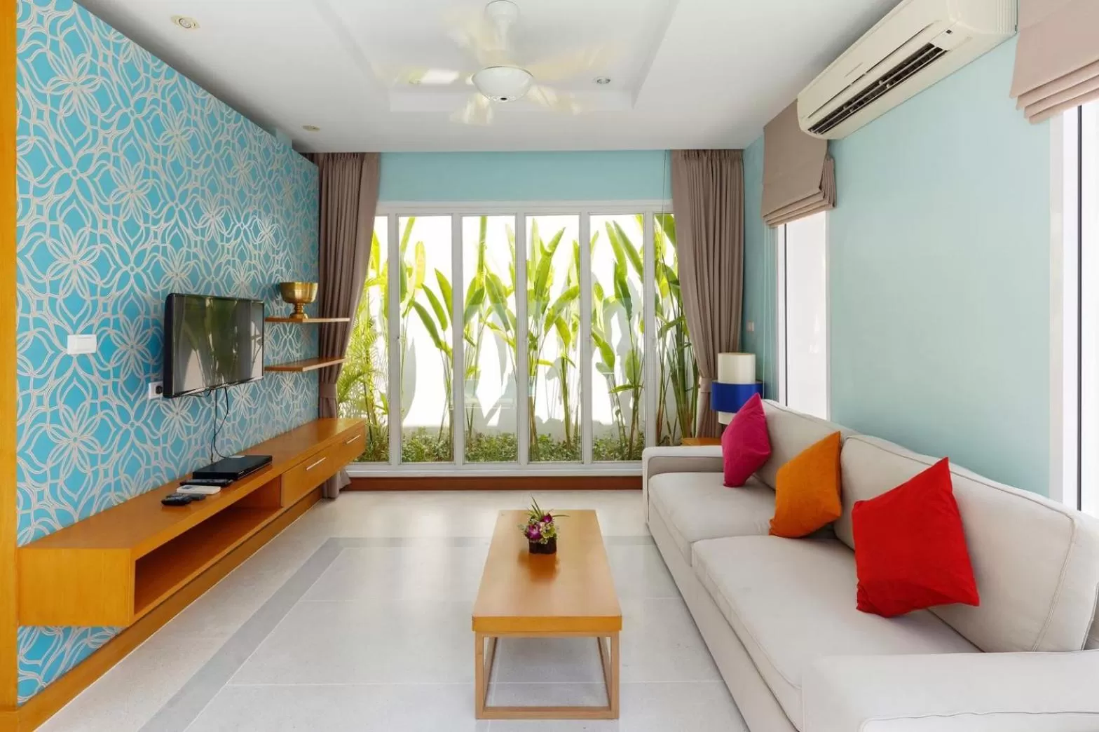 Living room in Apsara Beachfront Resort & Villa