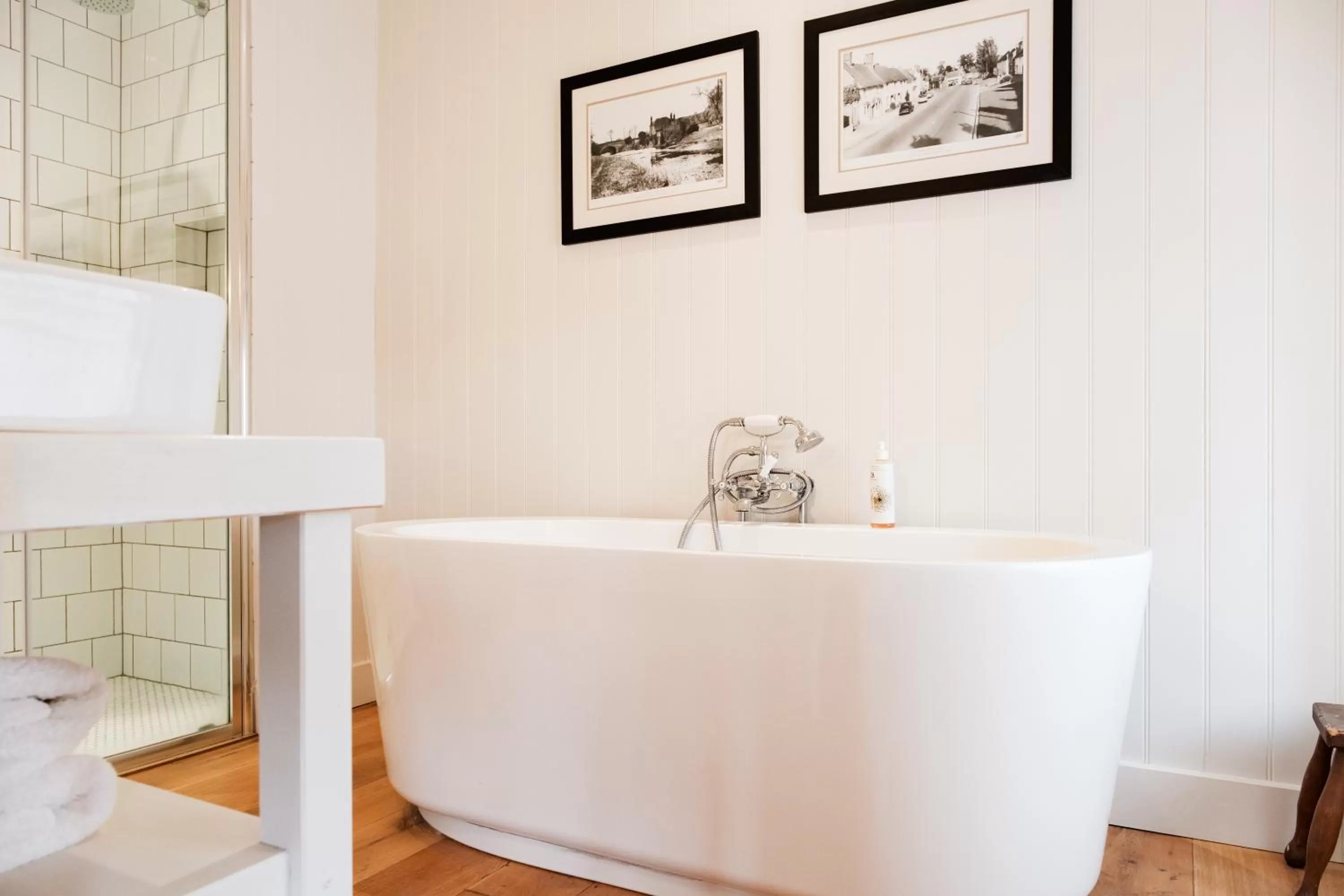 Bathroom in Bel and The Dragon-Odiham