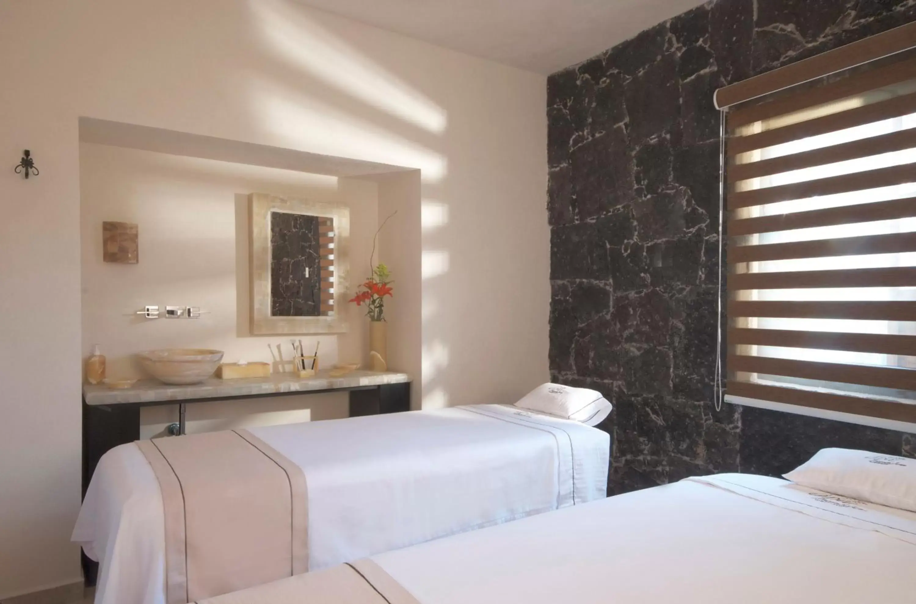 Spa and wellness centre/facilities, Bed in Hacienda Jurica by Brisas