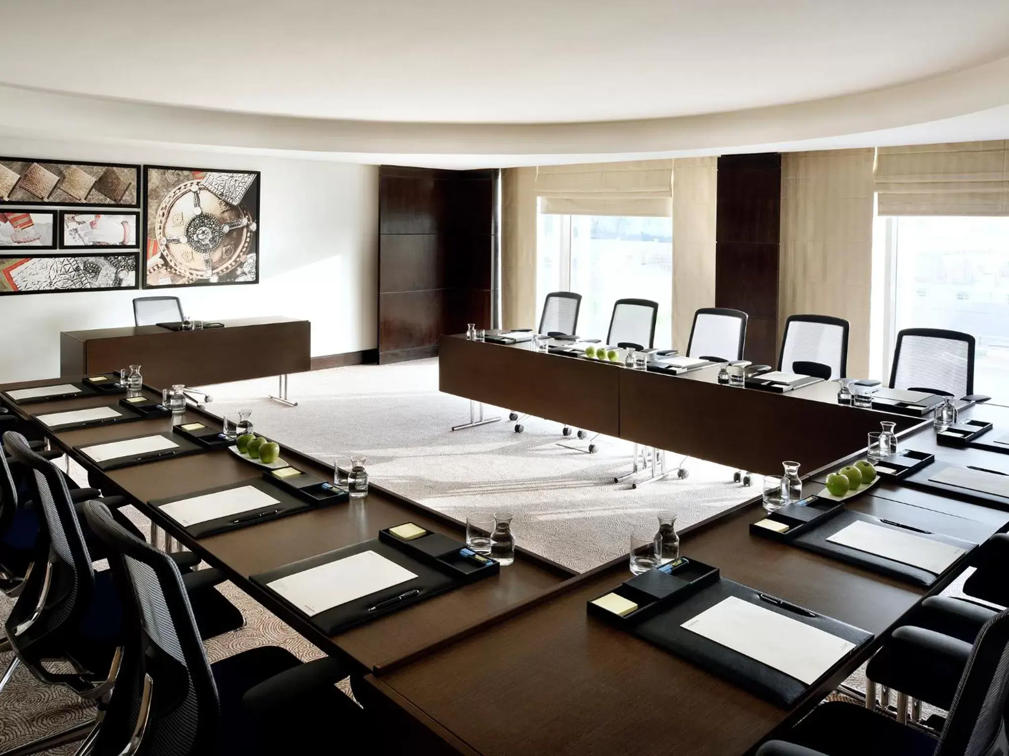 Area and facilities, Business Area/Conference Room in voco - Riyadh, an IHG Hotel