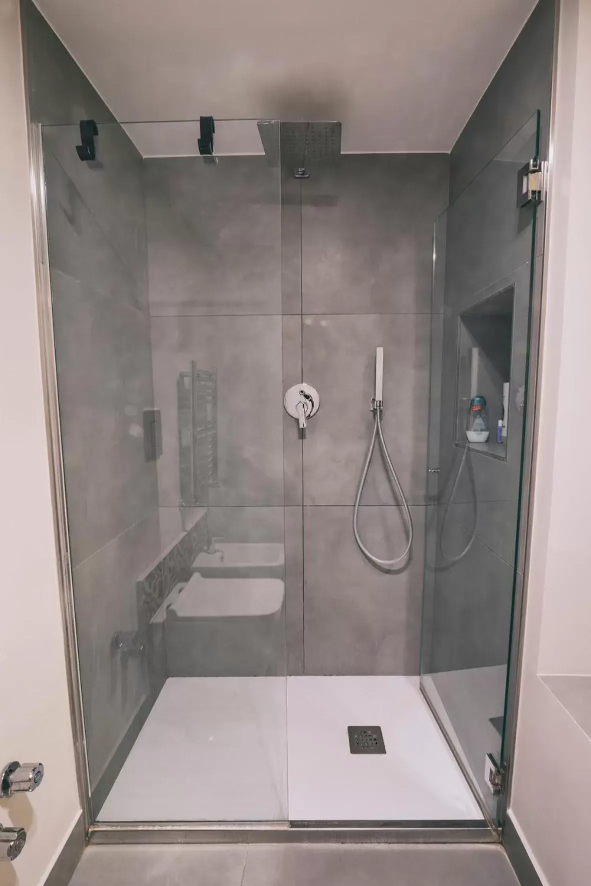 Shower, Bathroom in Up25