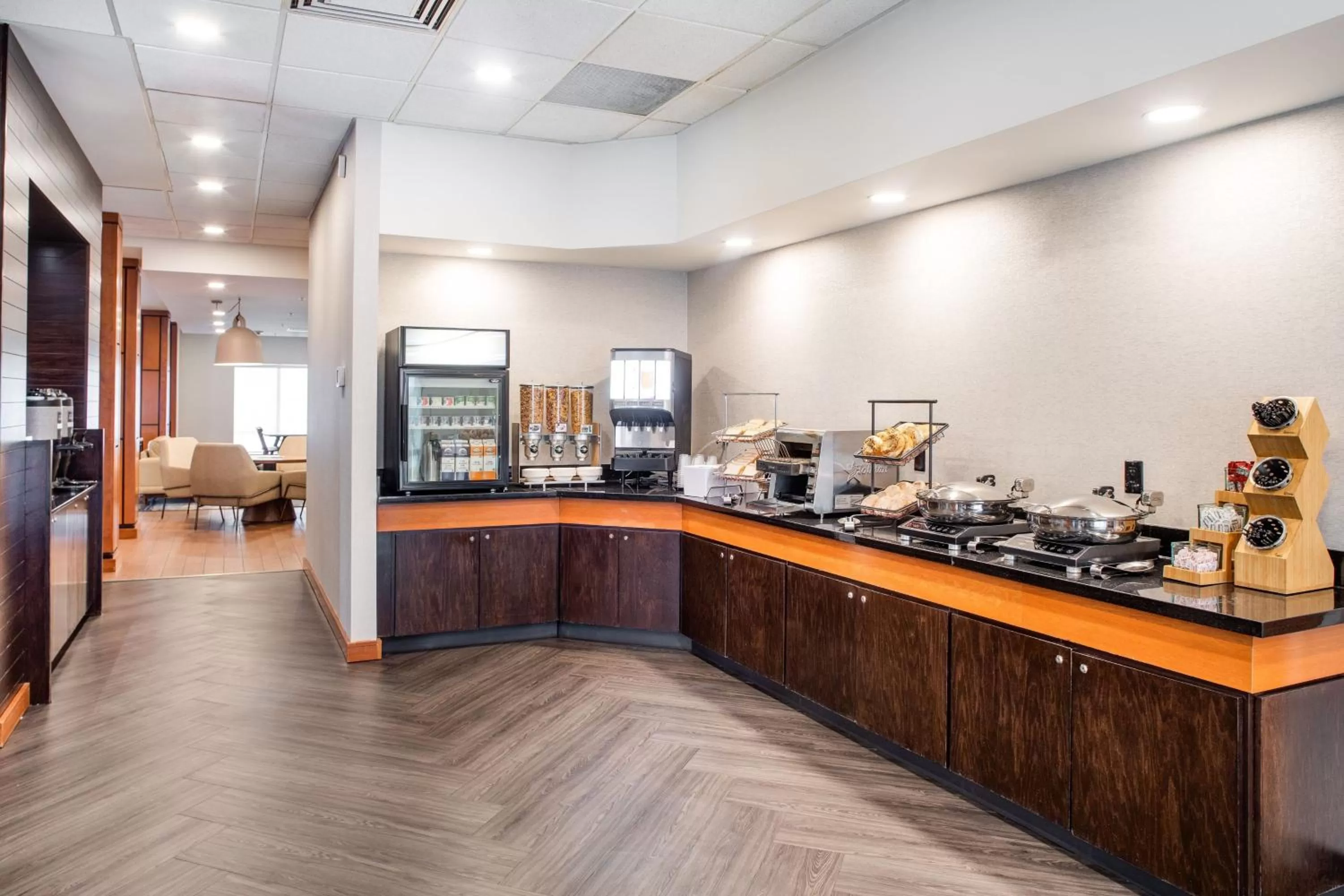 Breakfast in Fairfield Inn & Suites by Marriott Toronto Mississauga