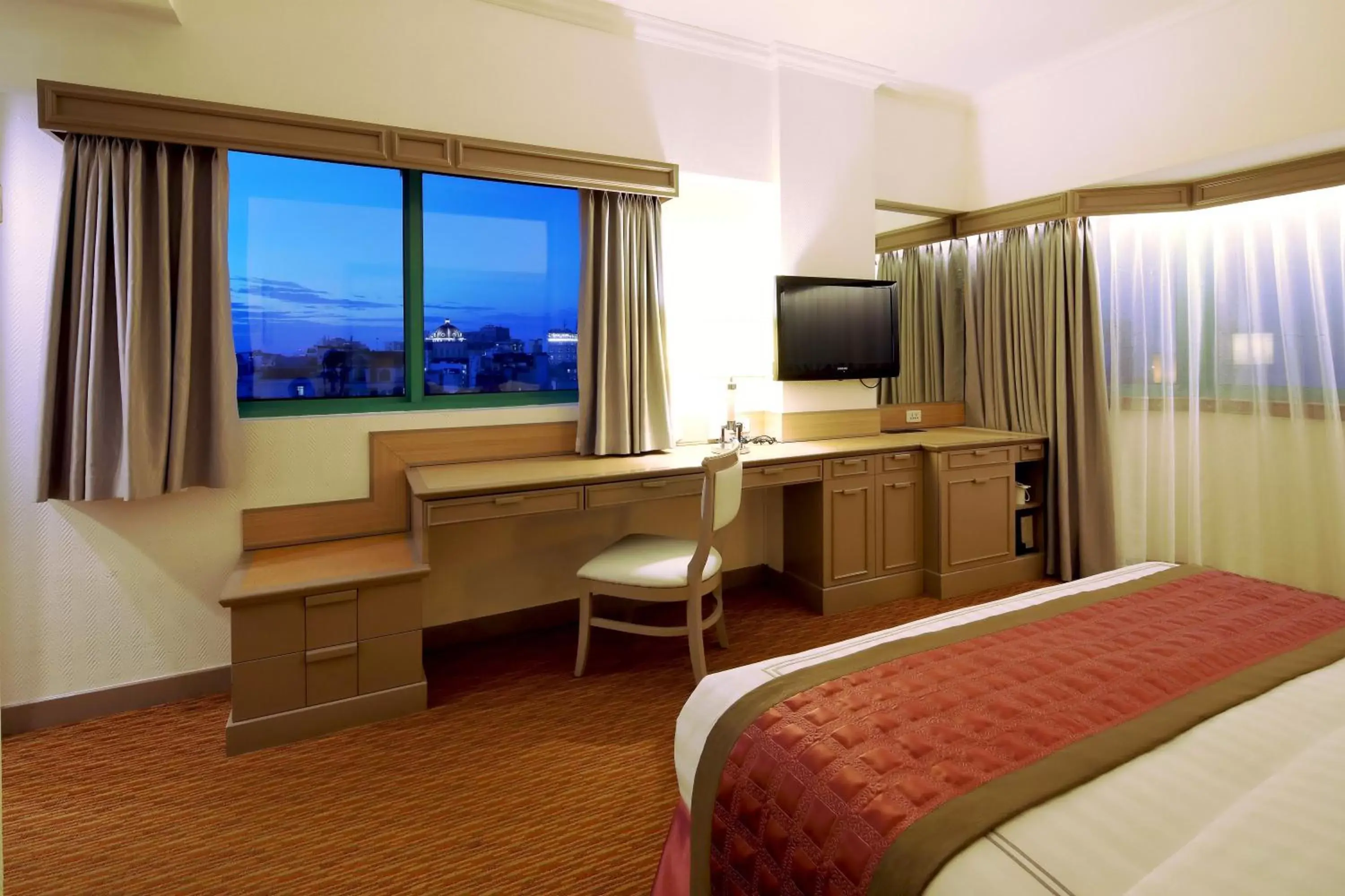 City view, TV/Entertainment Center in Sunway Hotel Hanoi