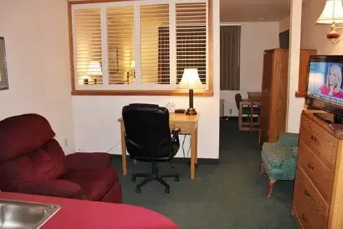 Seating Area in Colstrip Inn & Suites