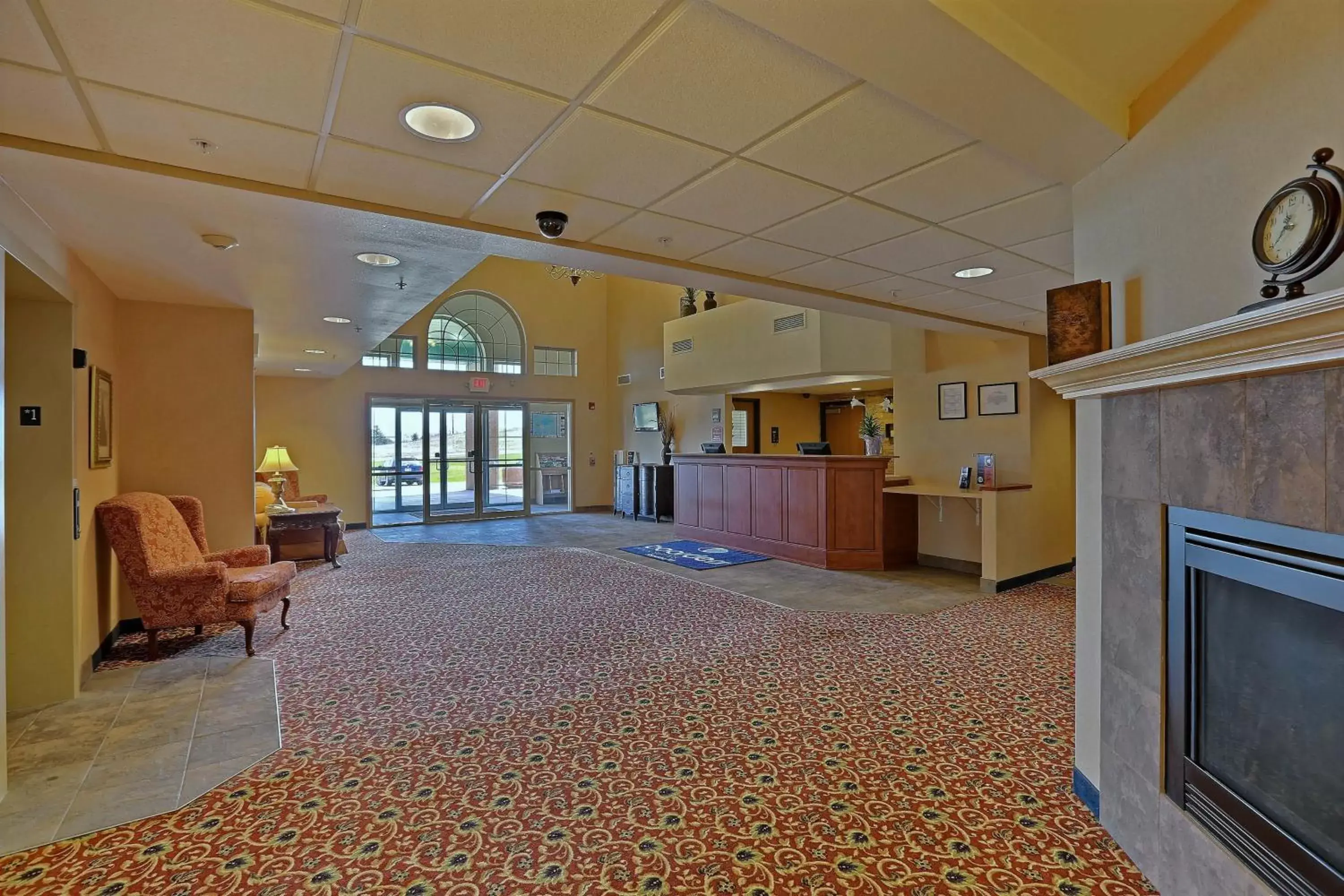 Lobby or reception in Boarders Inn & Suites by Cobblestone Hotels - Shawano