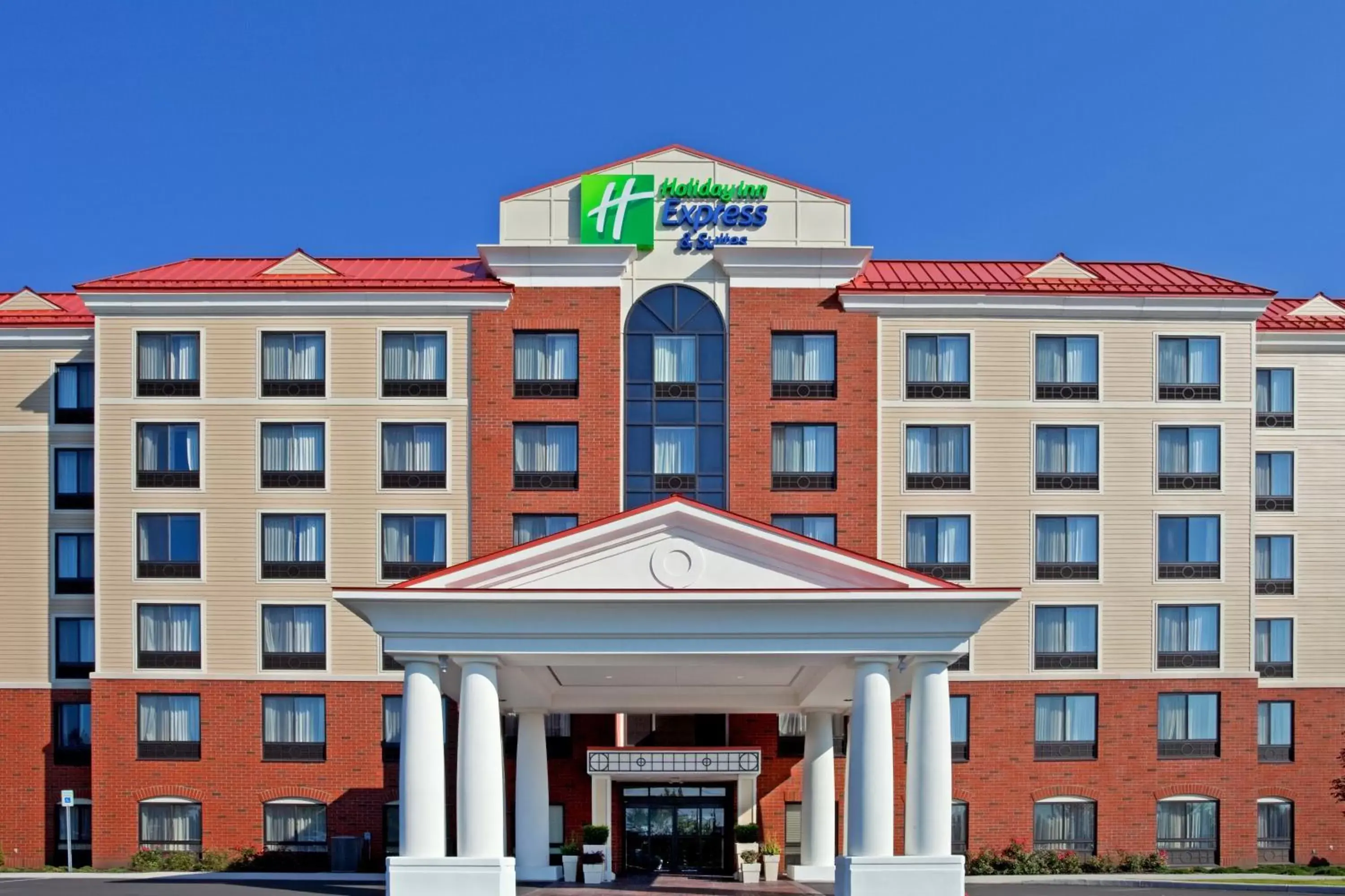 Property building in Holiday Inn Express & Suites Albany Airport Area - Latham, an IHG Hotel