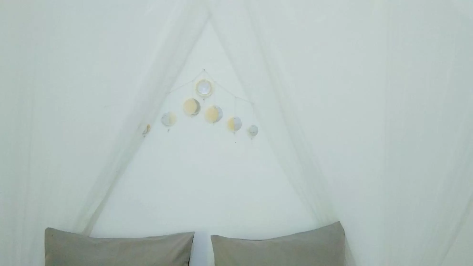 Bed in Café des Arts Gili Air