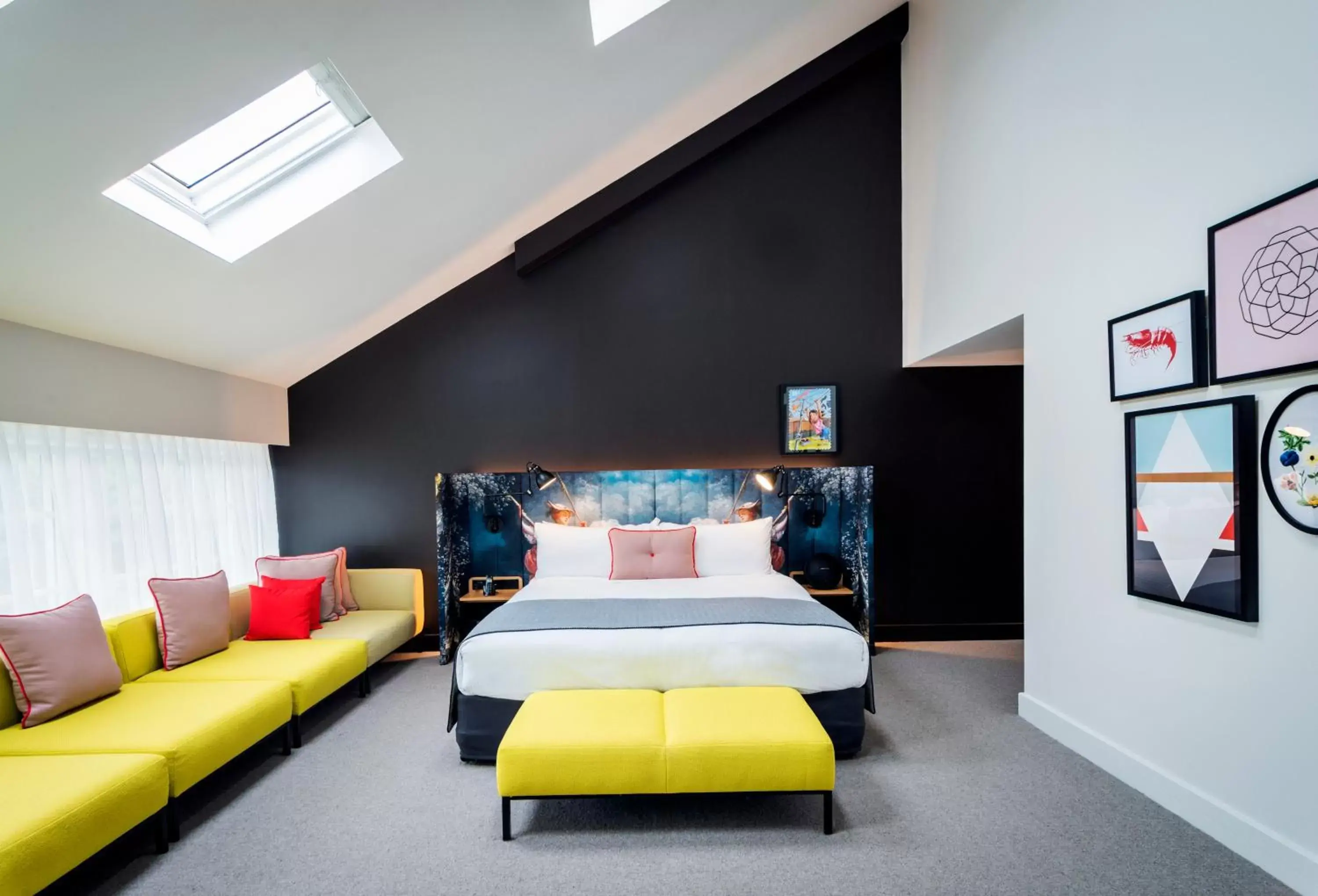 Deluxaroo - Deluxe King Room in Ovolo Woolloomooloo Deluxaroo - Deluxe King Room in Ovolo Woolloomooloo