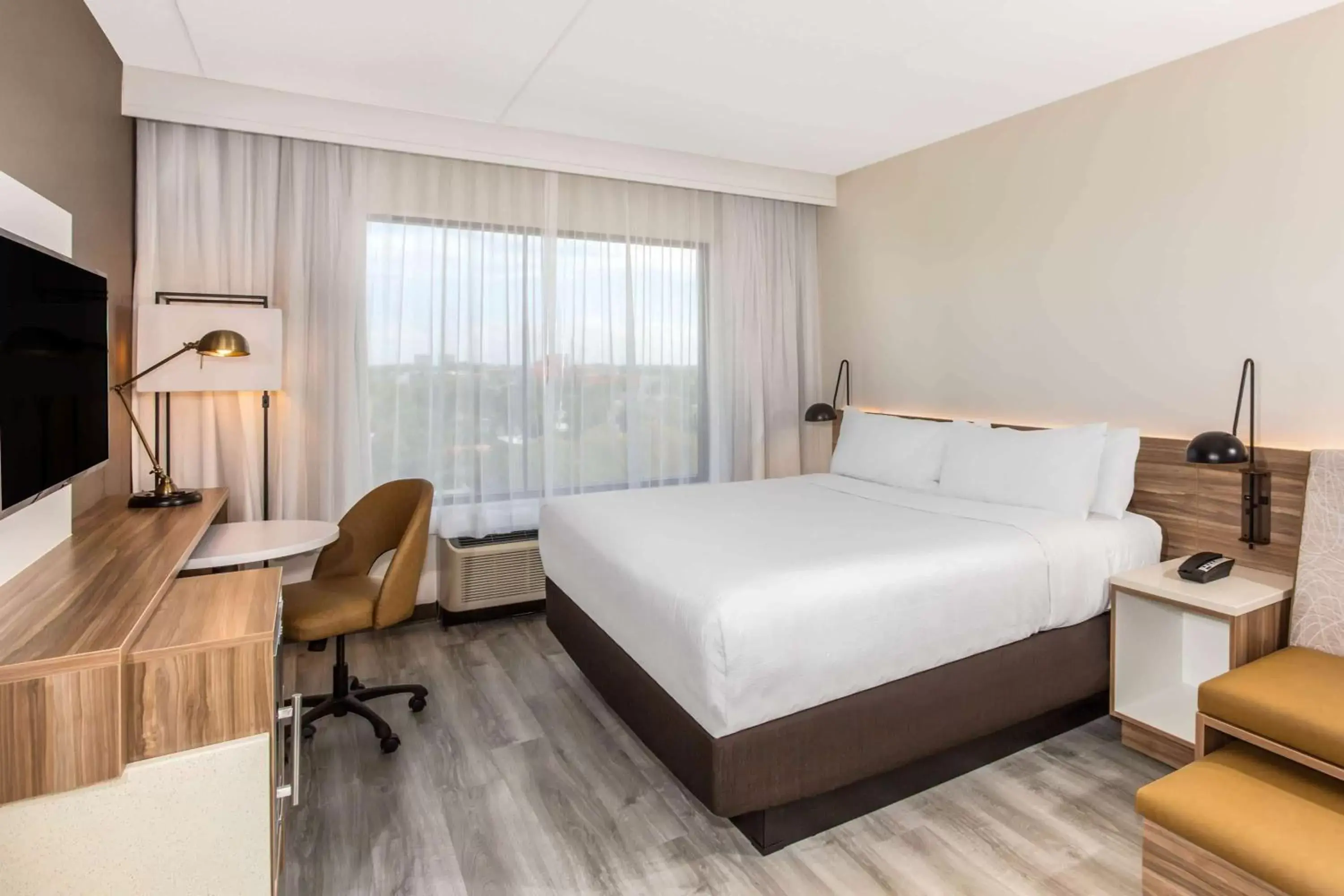 Photo of the whole room, Bed in Wyndham Garden Ft Lauderdale Airport & Cruise Port