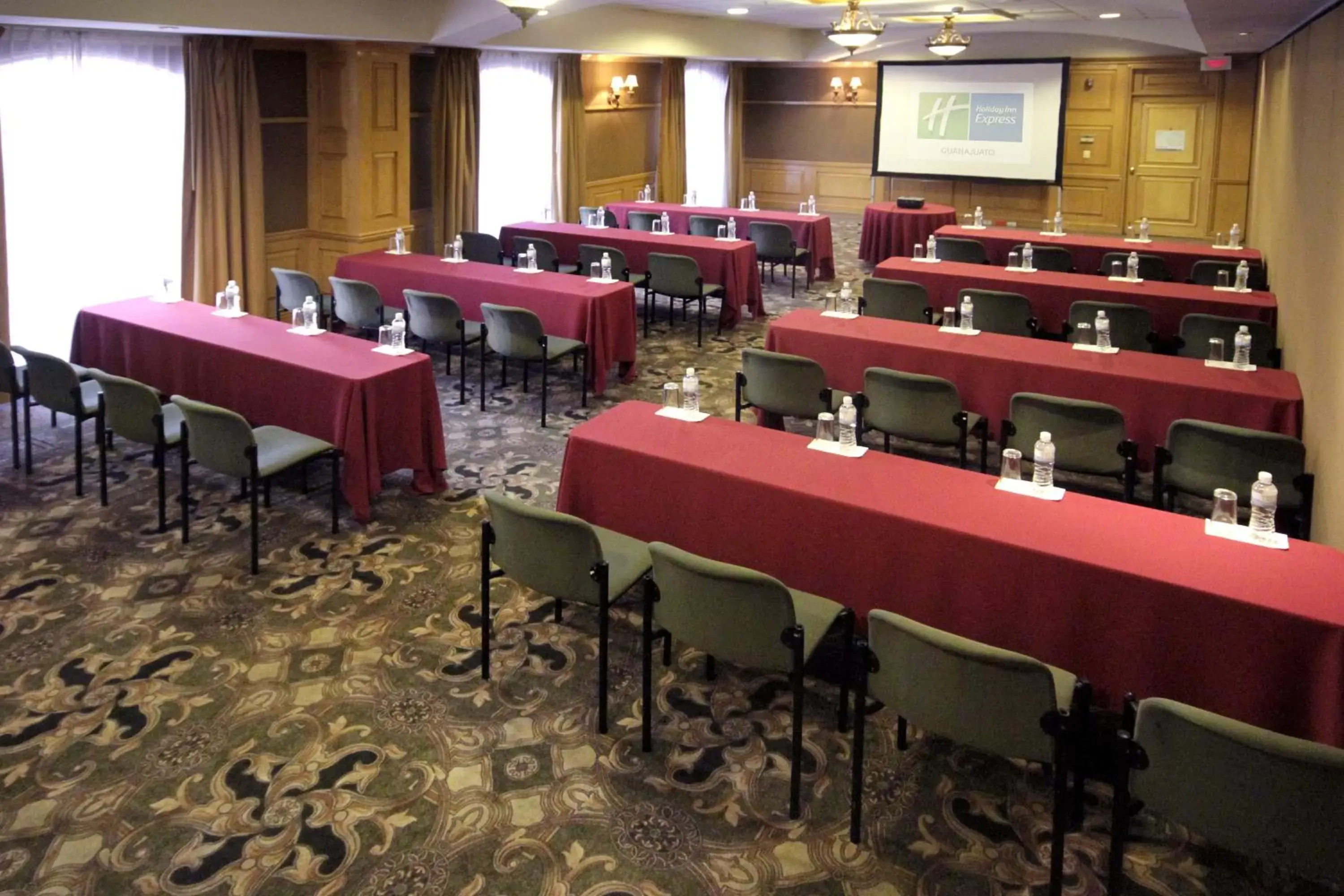 Meeting/conference room in Holiday Inn Express Guanajuato, an IHG Hotel