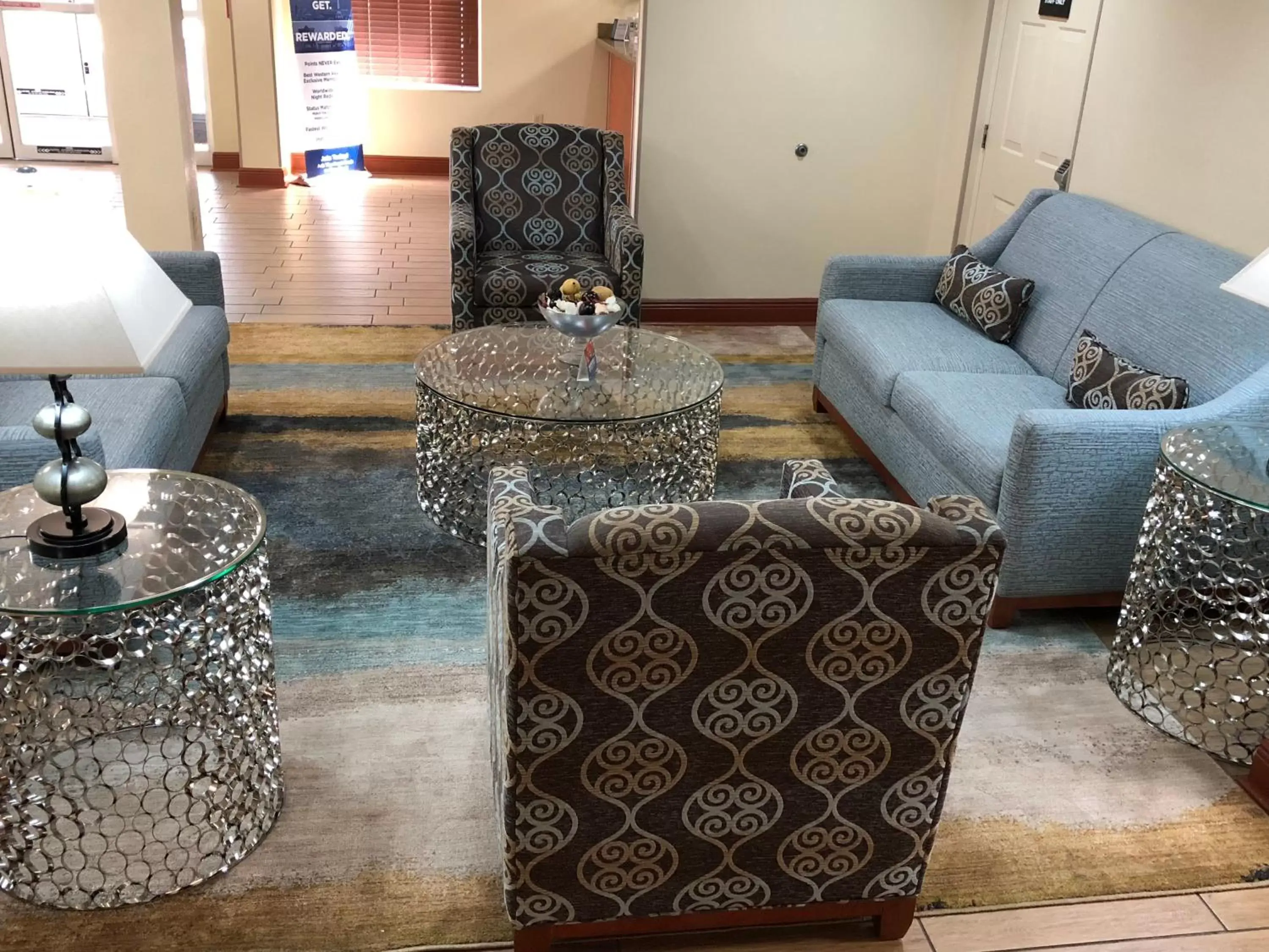 Seating Area in Best Western Plus Bradenton Hotel & Suites