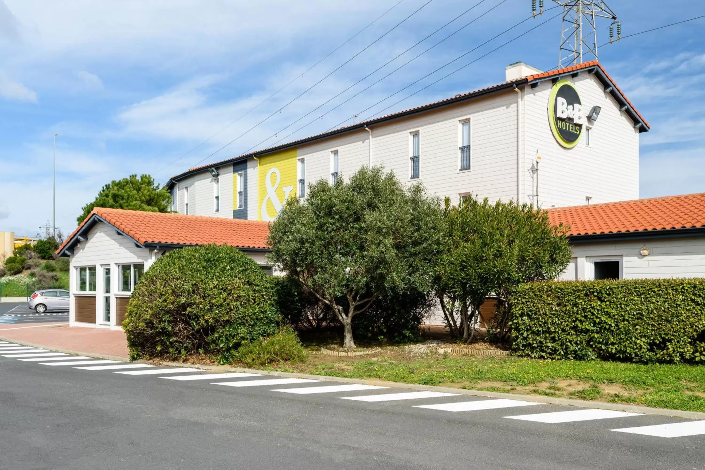 Facade/entrance, Property Building in B&B HOTEL Narbonne 1