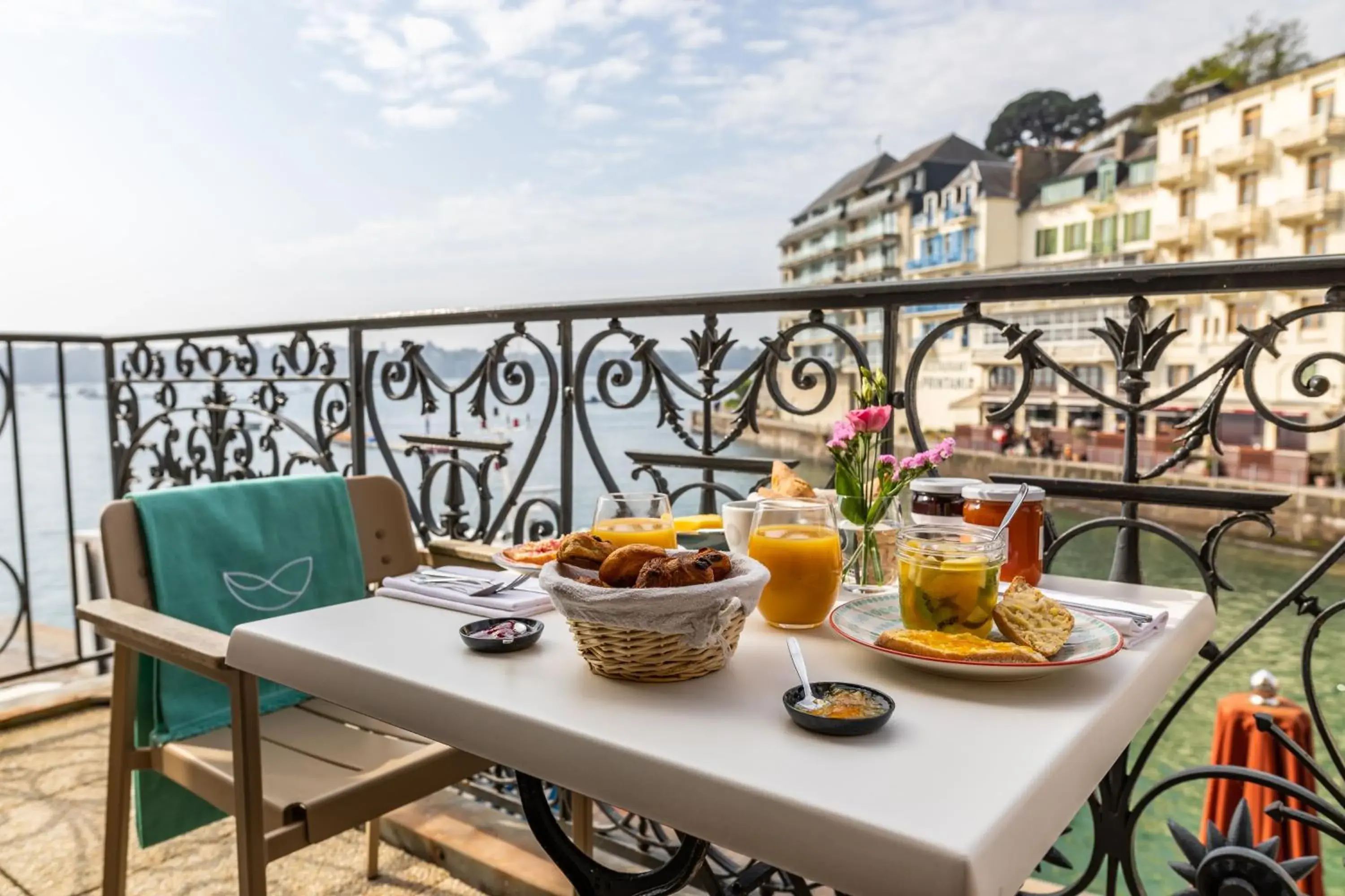 Balcony/Terrace in Hôtel De La Vallée