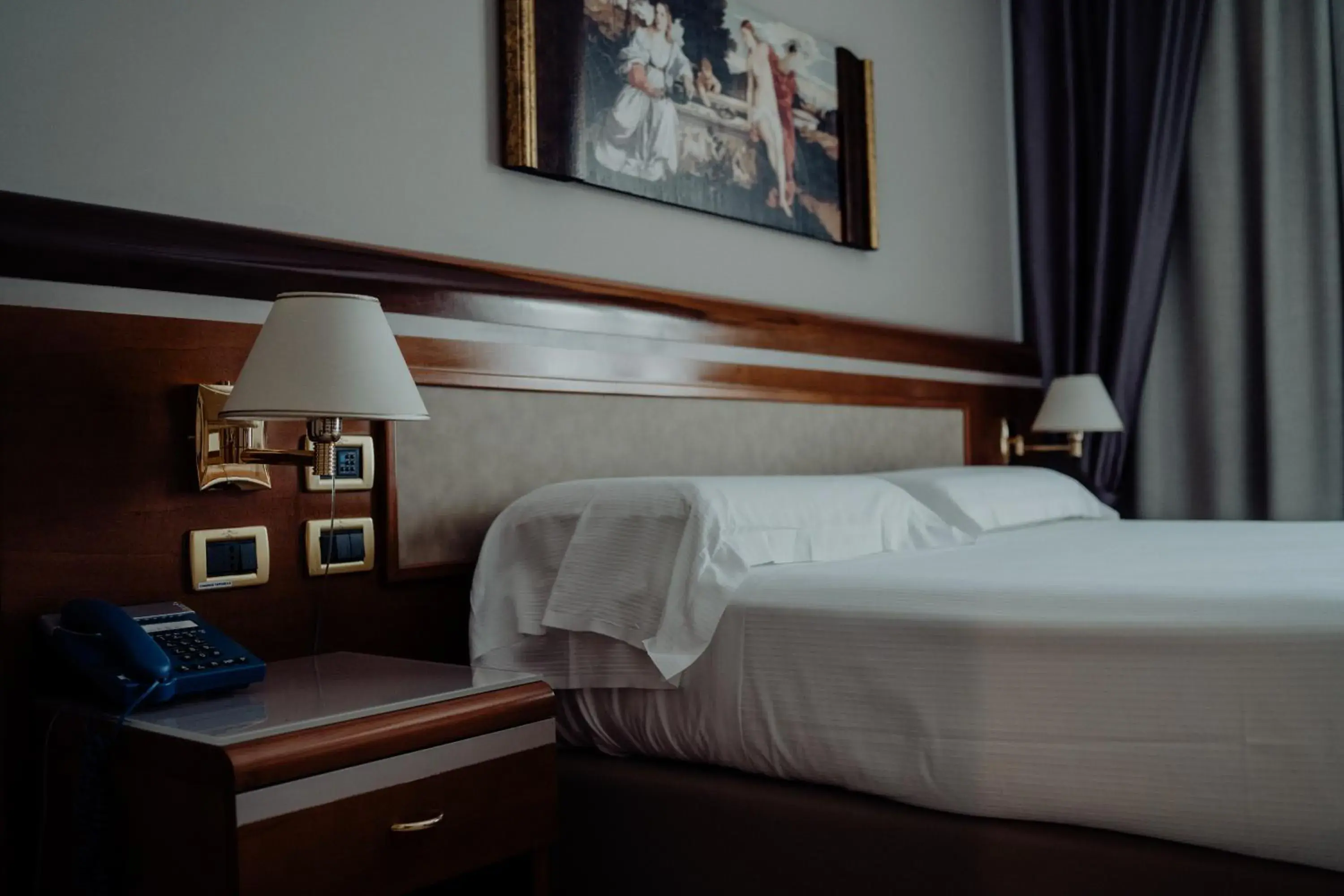 Bed in Hotel Niagara